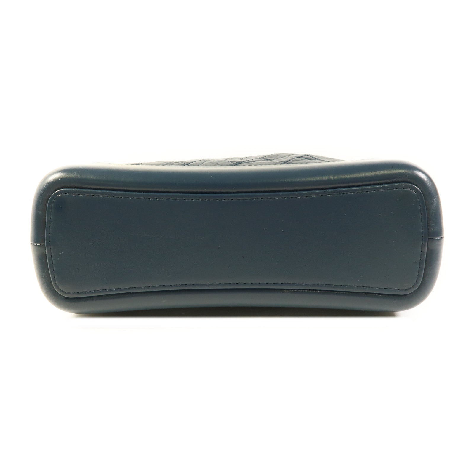 CHANEL 牛皮皮革Gabrielle Medium鏈帶肩背袋