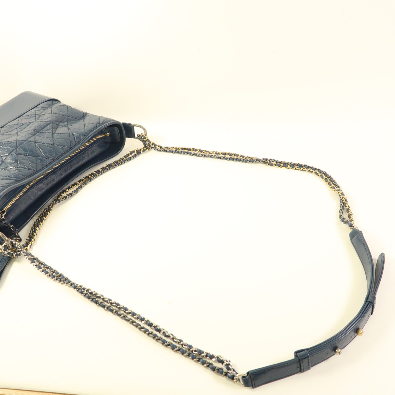 CHANEL【激減優惠】 牛皮皮革Gabrielle Medium鏈帶肩背袋