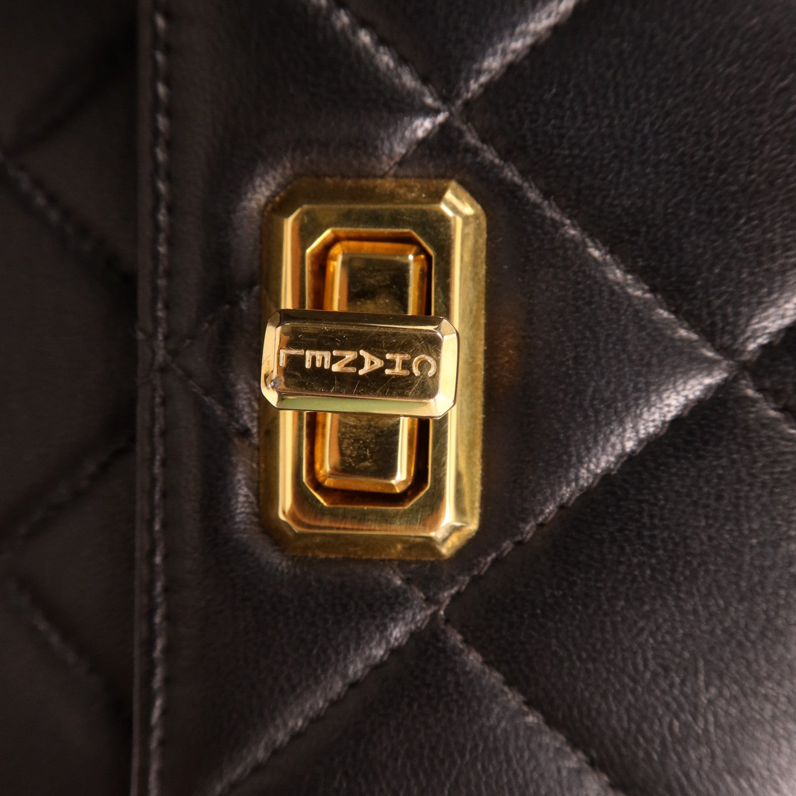 CHANEL 羊皮皮革Vintage Hand Bag金扣手挽袋