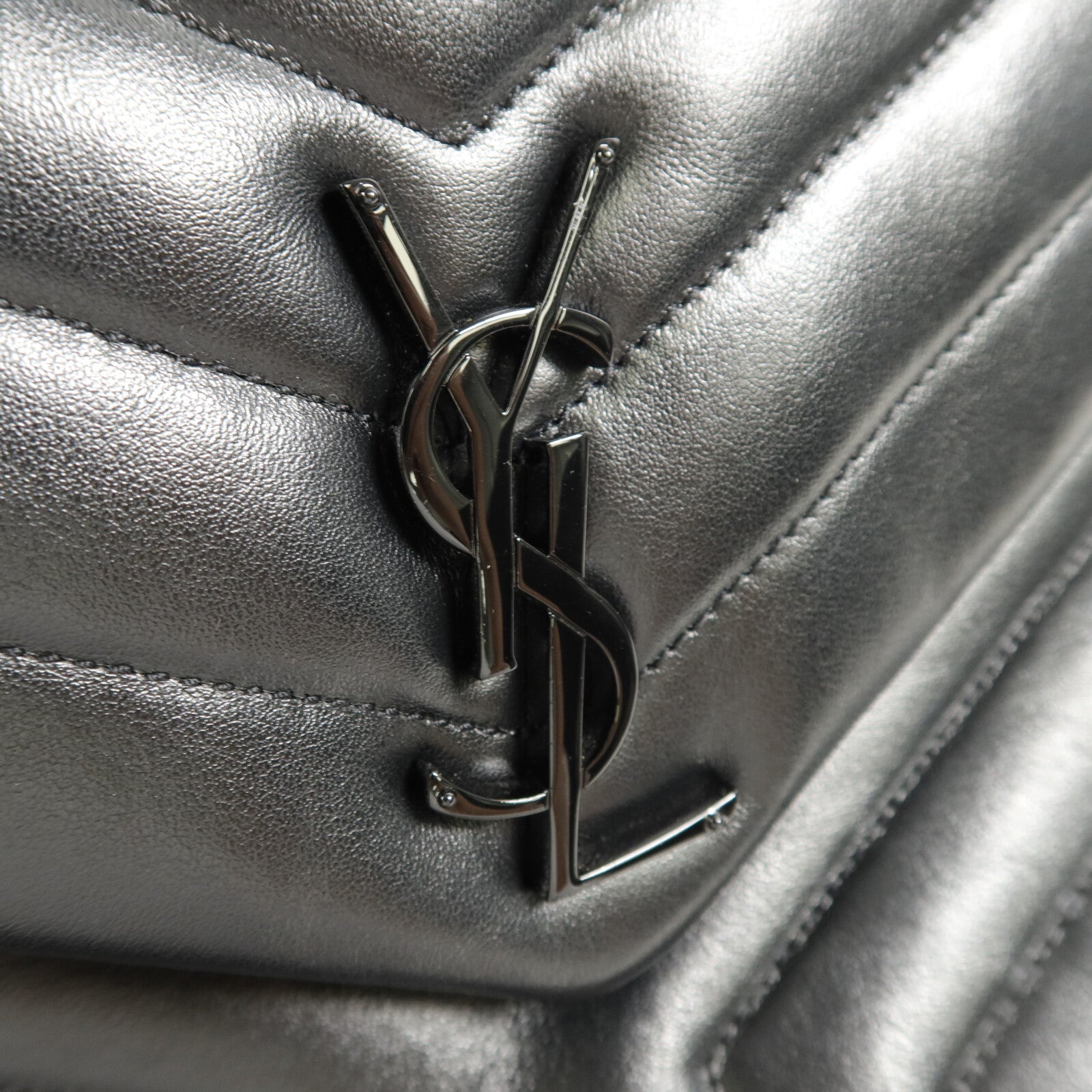SAINT LAURENT 牛皮皮革Lou Lou Medium鏈帶肩背袋