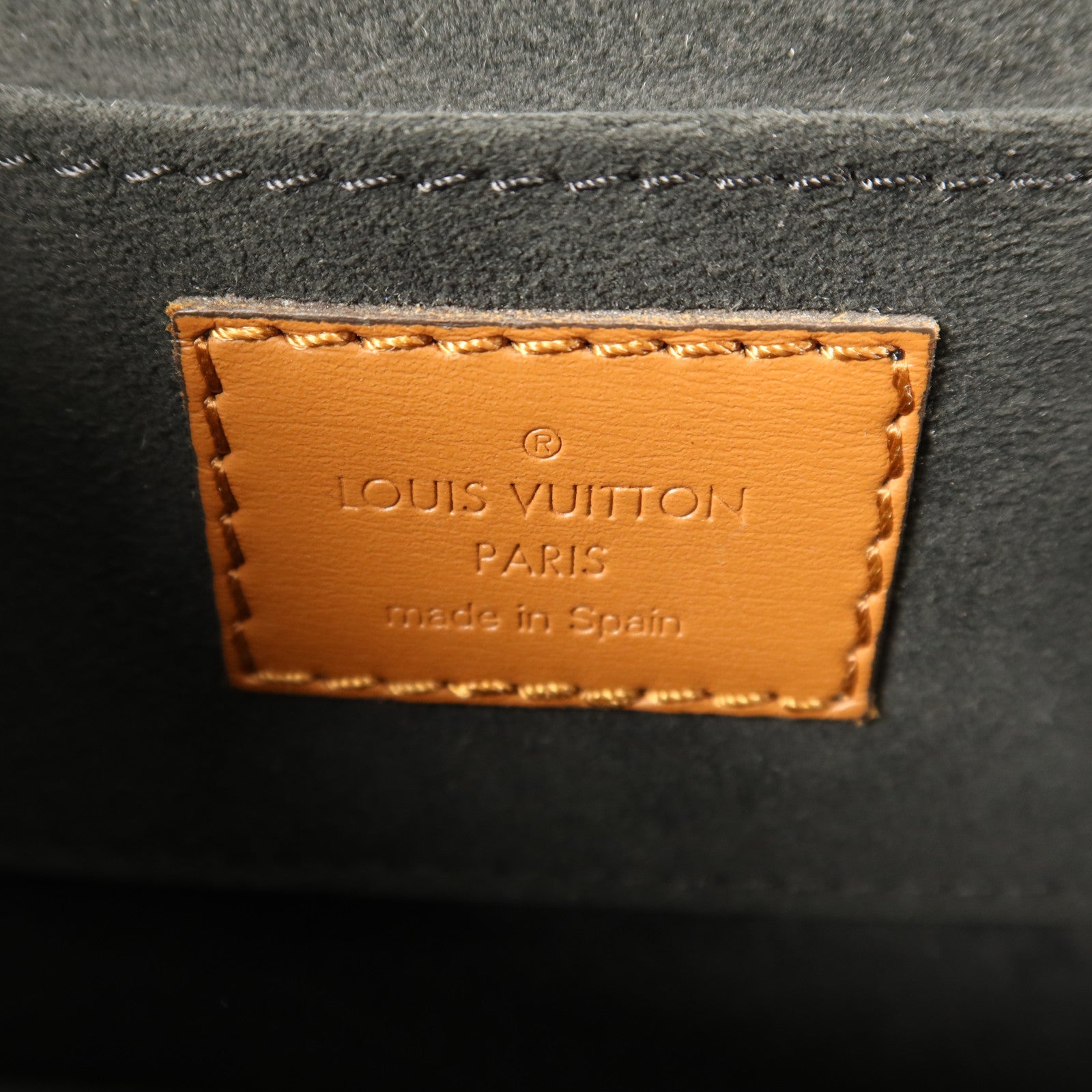 LOUIS VUITTON Monogram Reverse Mini Dauphine金扣肩背袋