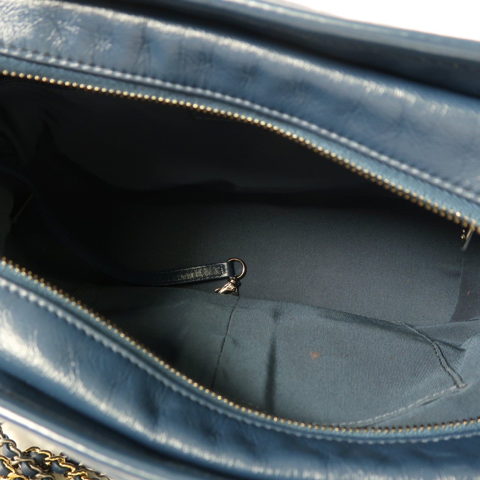 CHANEL 牛皮皮革Gabrielle Medium鏈帶肩背袋