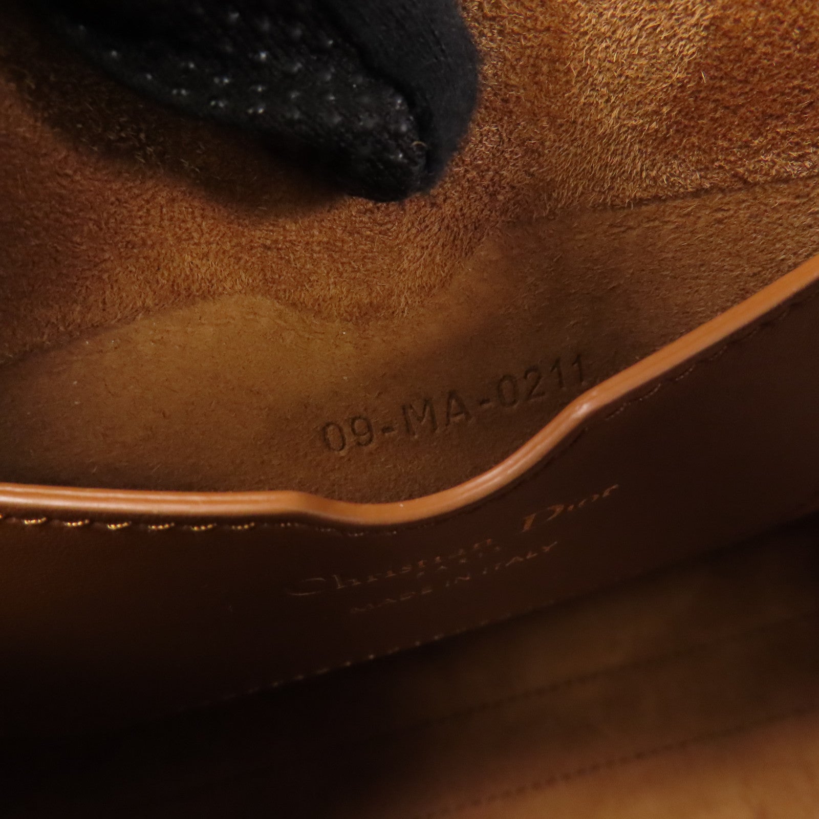 Dior 牛皮皮革Bobby金扣肩背袋