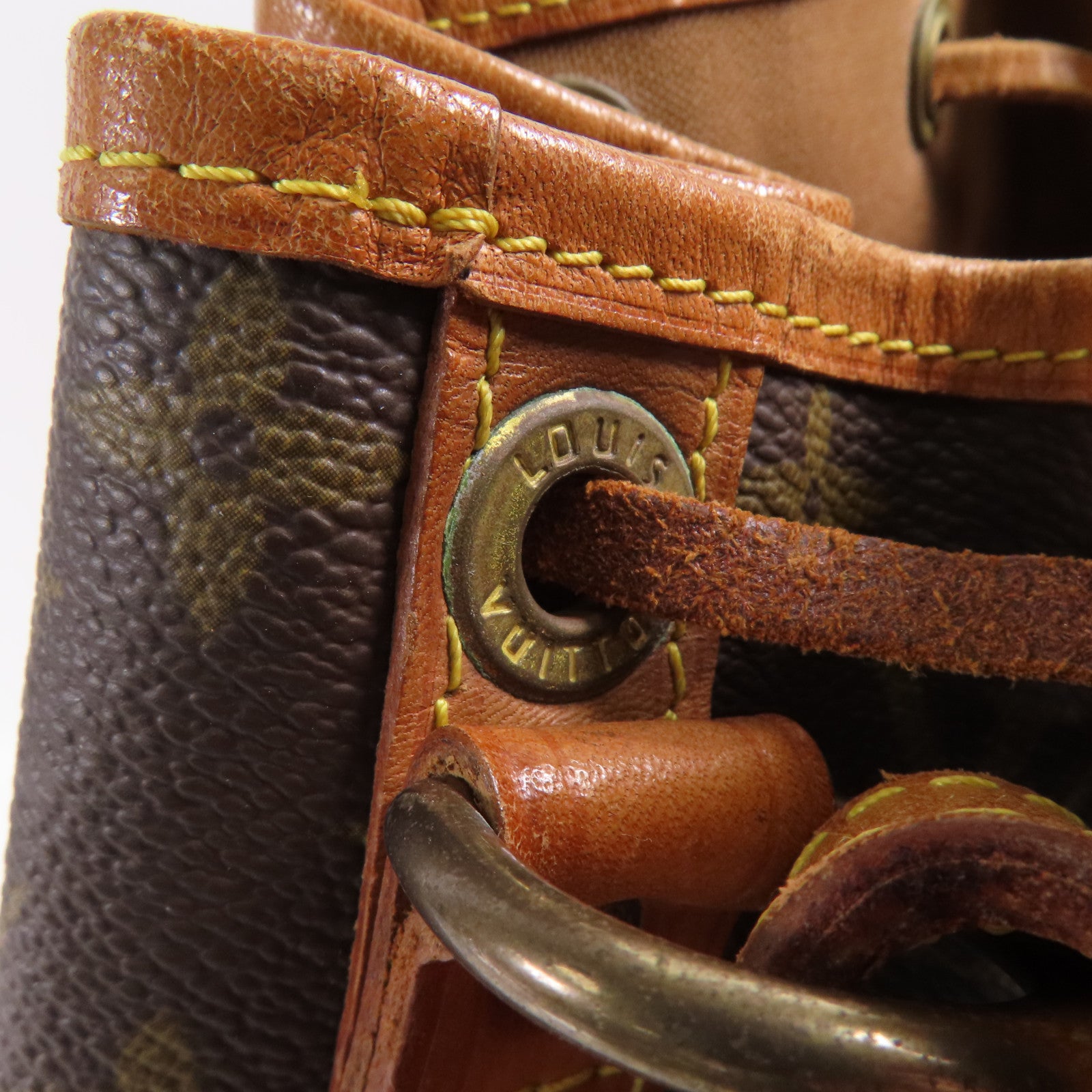 LOUIS VUITTON Monogram Petit Noe金扣肩背袋棕色