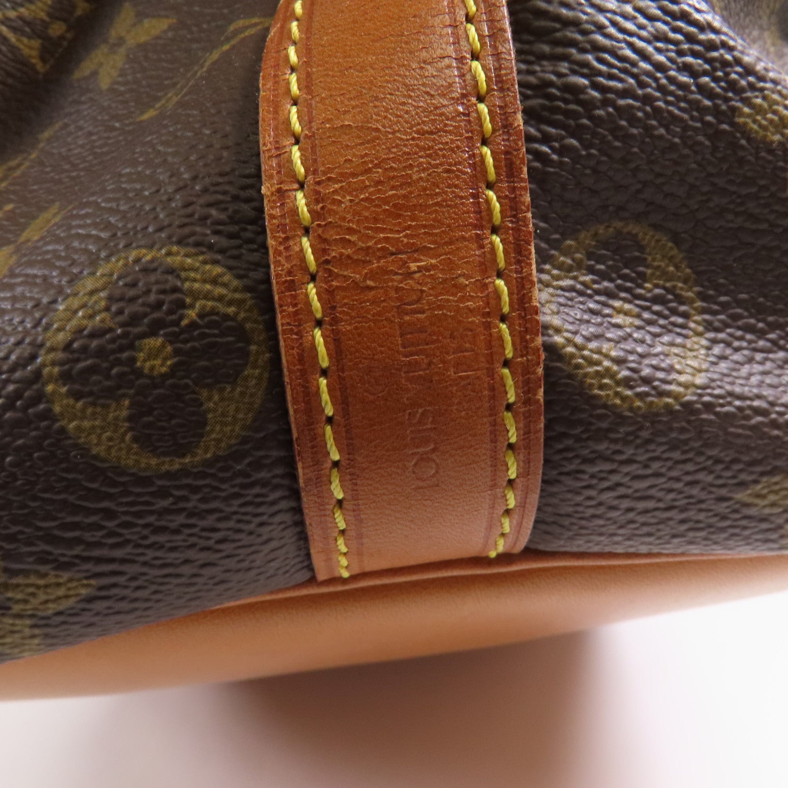 LOUIS VUITTON Monogram Petit Noe金扣肩背袋棕色