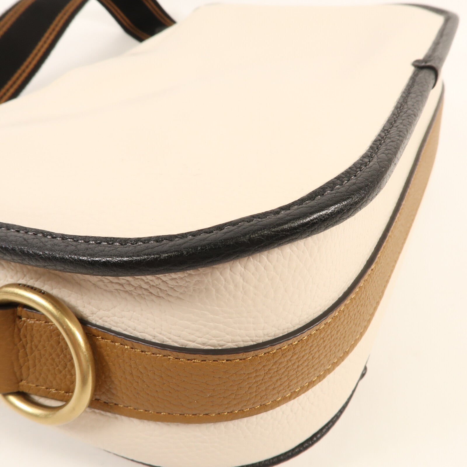 COACH 牛皮皮革Shoulder Bag金扣肩背袋