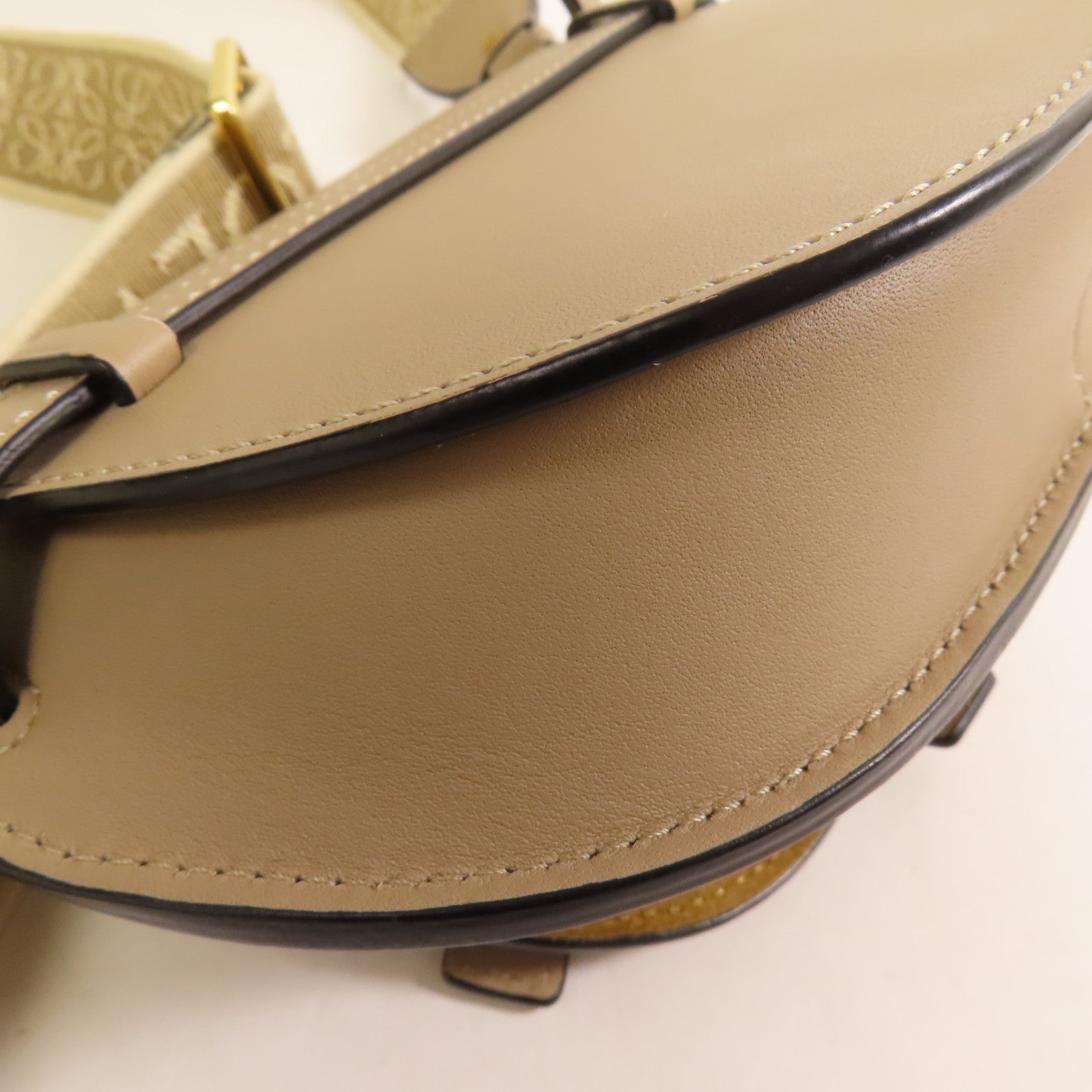 LOEWE 牛皮皮革Mini Gate金扣肩背袋