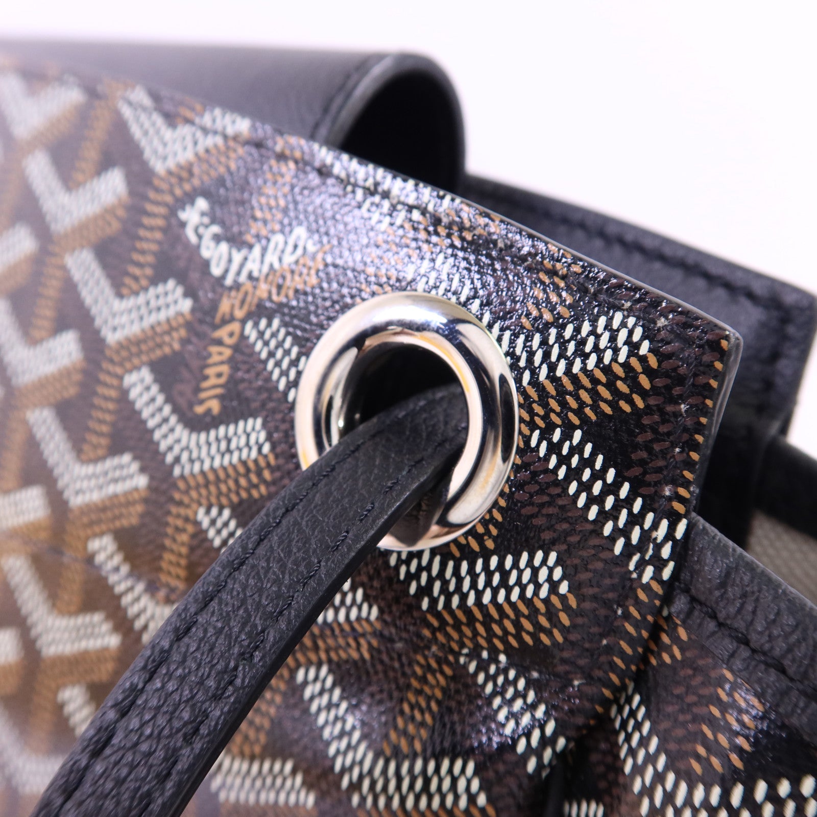 GOYARD 塗層帆布Rouette Souple銀扣肩背袋