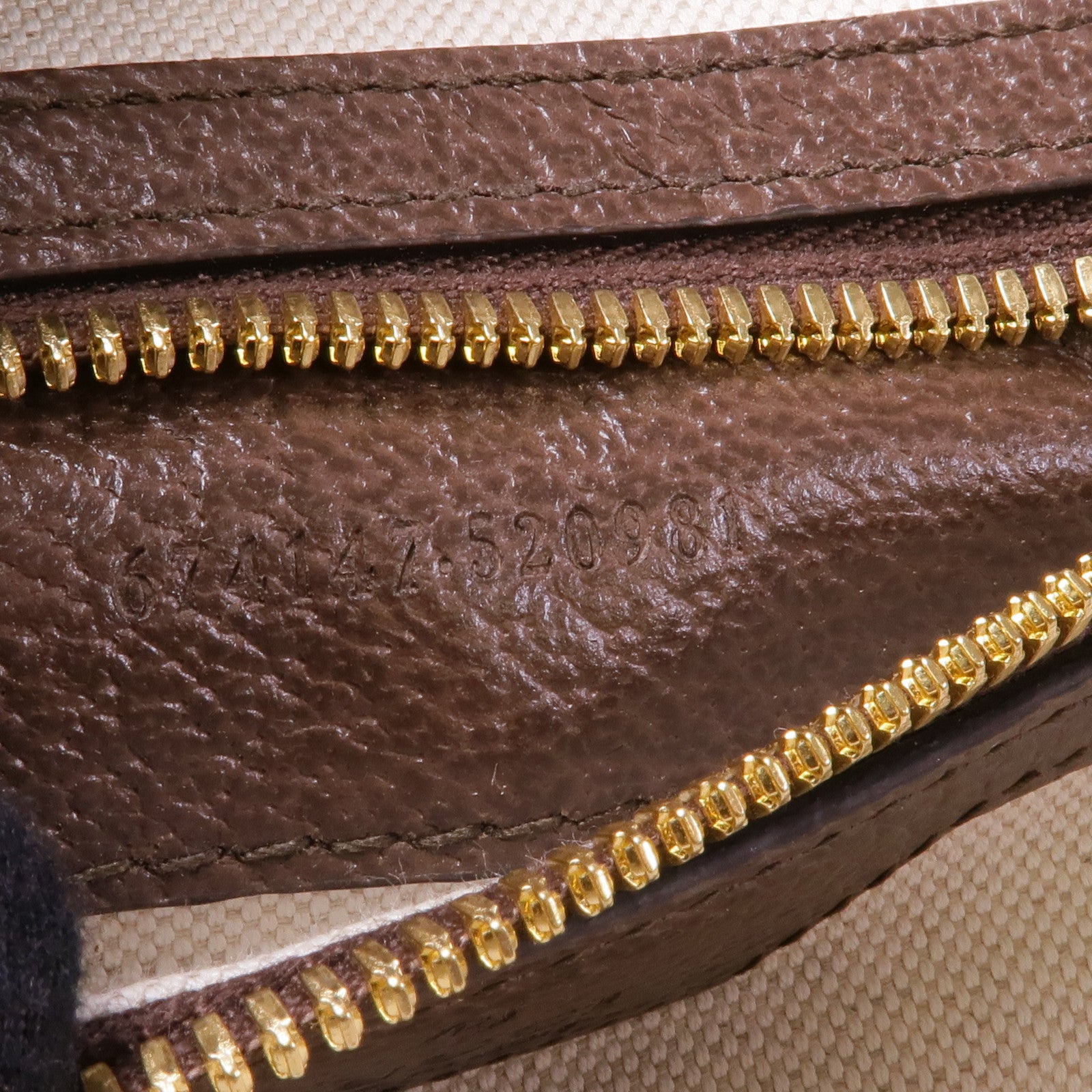 GUCCI 塗層帆布GG Supreme Backpack金扣背包