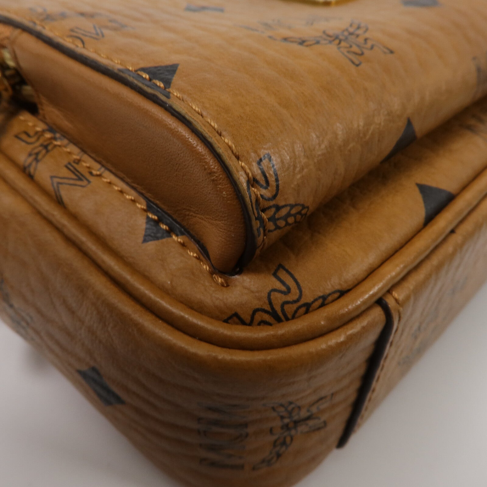 MCM 塗層皮革Visetos Aren Crossbody X-Mini肩背袋