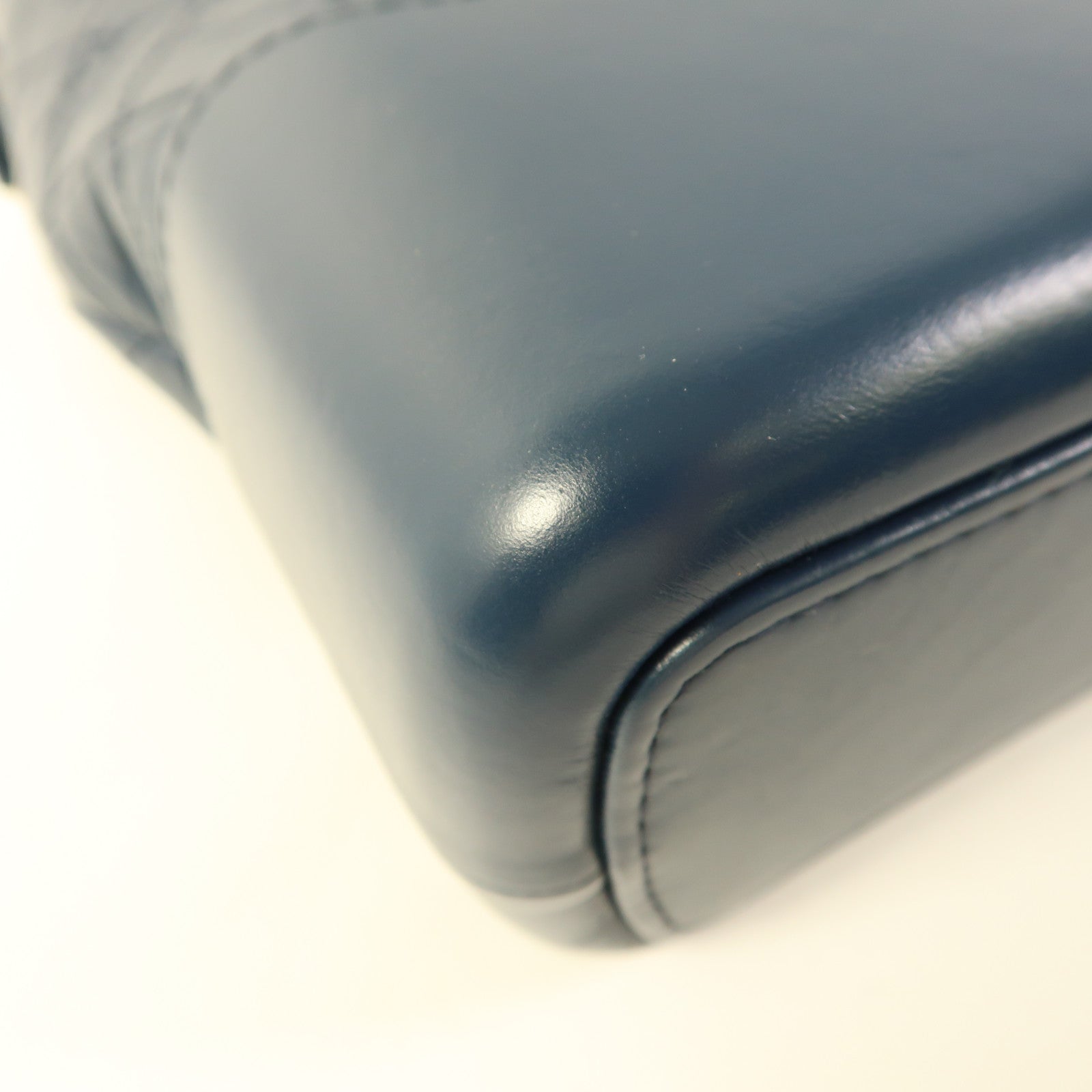 CHANEL【激減優惠】 牛皮皮革Gabrielle Medium鏈帶肩背袋