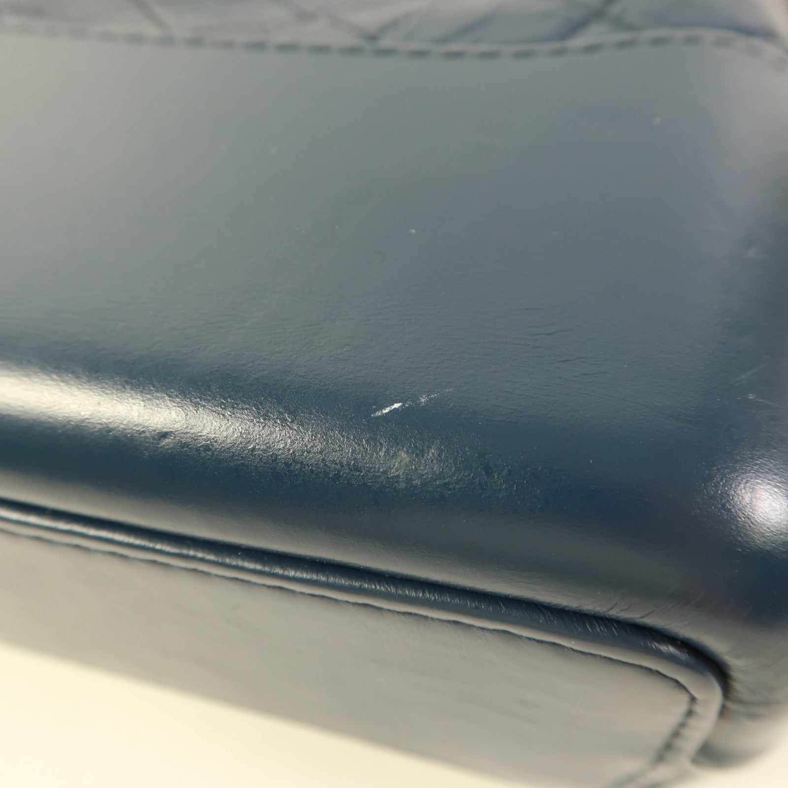 CHANEL 牛皮皮革Gabrielle Medium鏈帶肩背袋