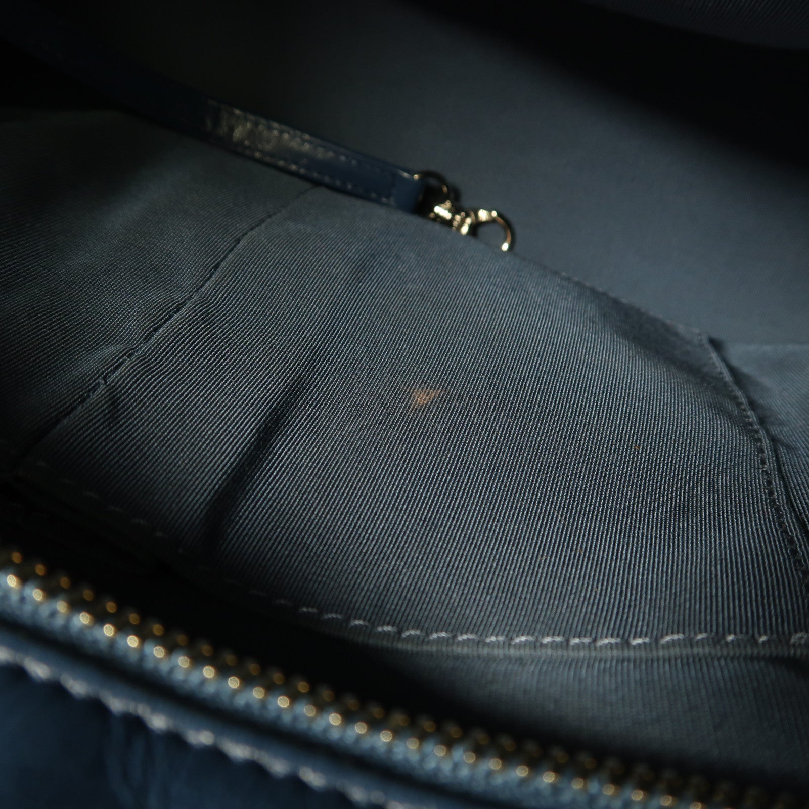 CHANEL【激減優惠】 牛皮皮革Gabrielle Medium鏈帶肩背袋