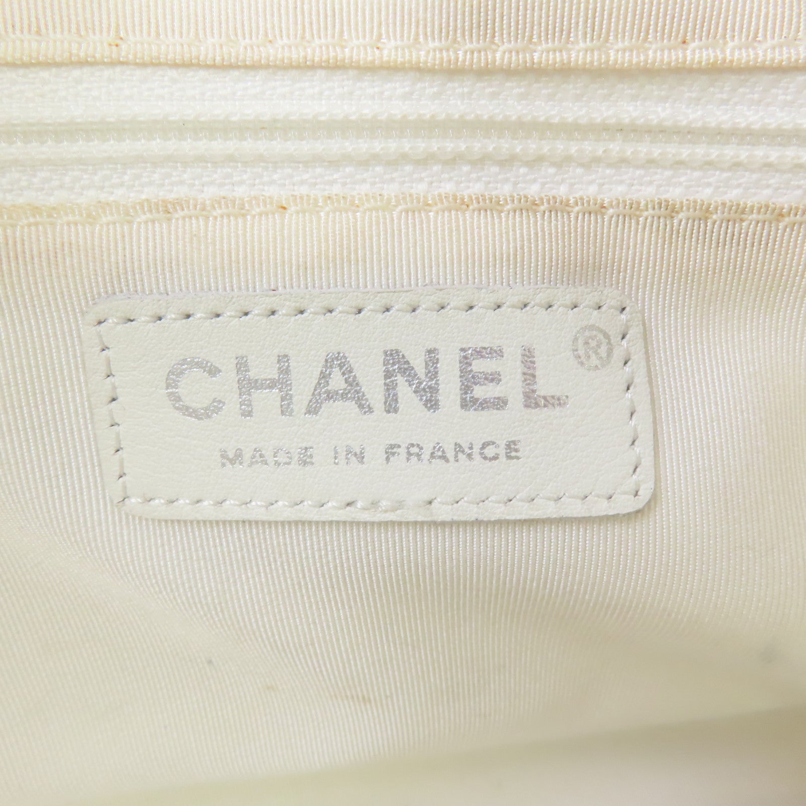 CHANEL 菱格Caviar皮革Bowling Bag銀扣手挽袋白色