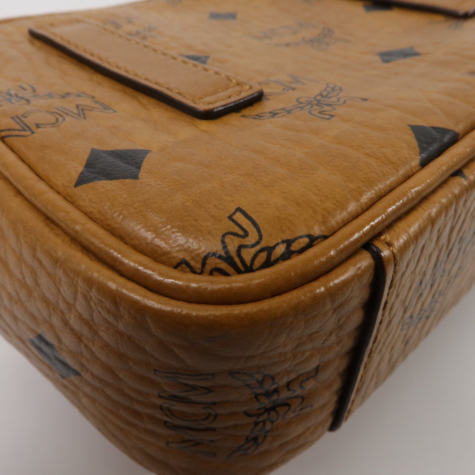 MCM 塗層皮革Visetos Aren Crossbody X-Mini肩背袋