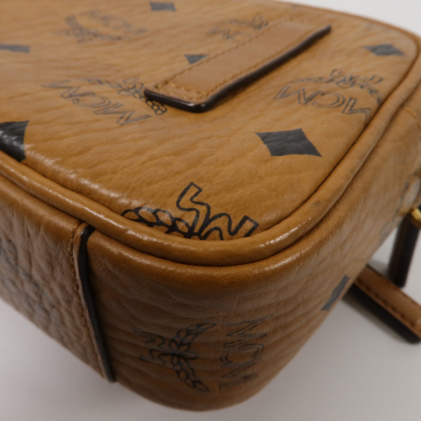 MCM 塗層皮革Visetos Aren Crossbody X-Mini肩背袋