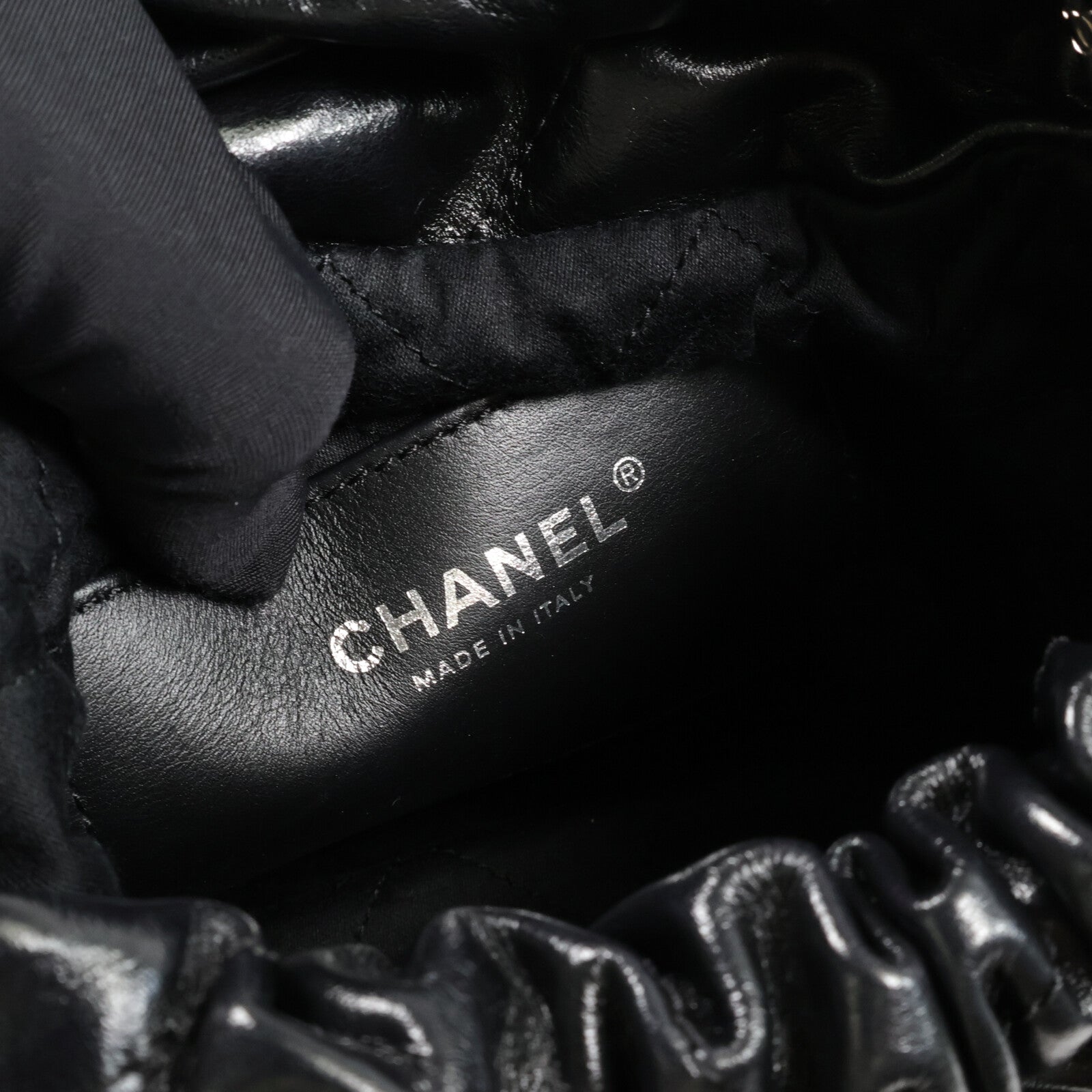 CHANEL 牛皮皮革C22 Mini鏈帶肩背袋