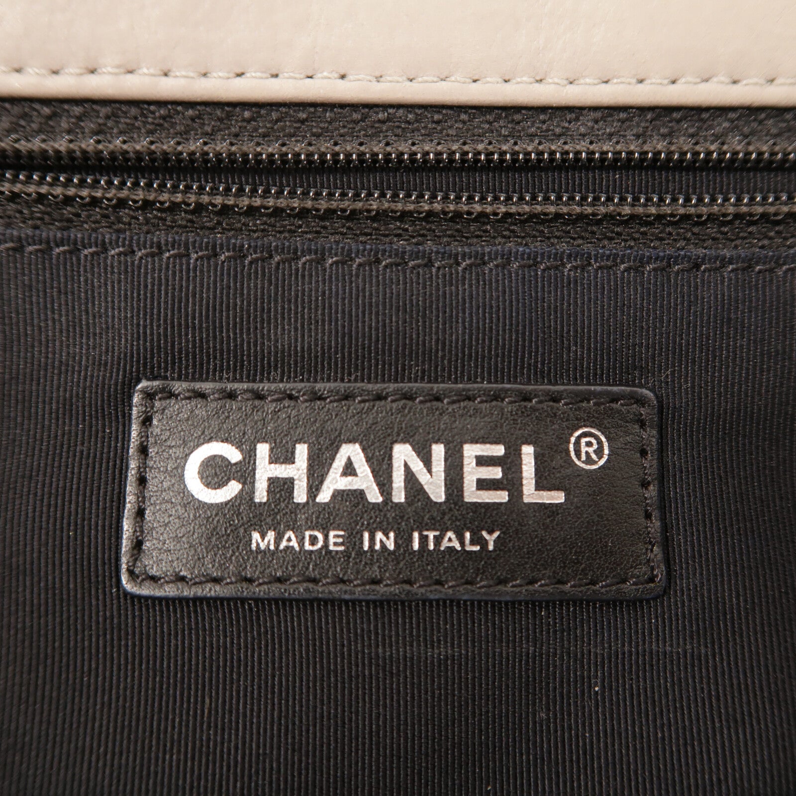 CHANEL 牛皮皮革Chain Shoulder鏈帶肩背袋