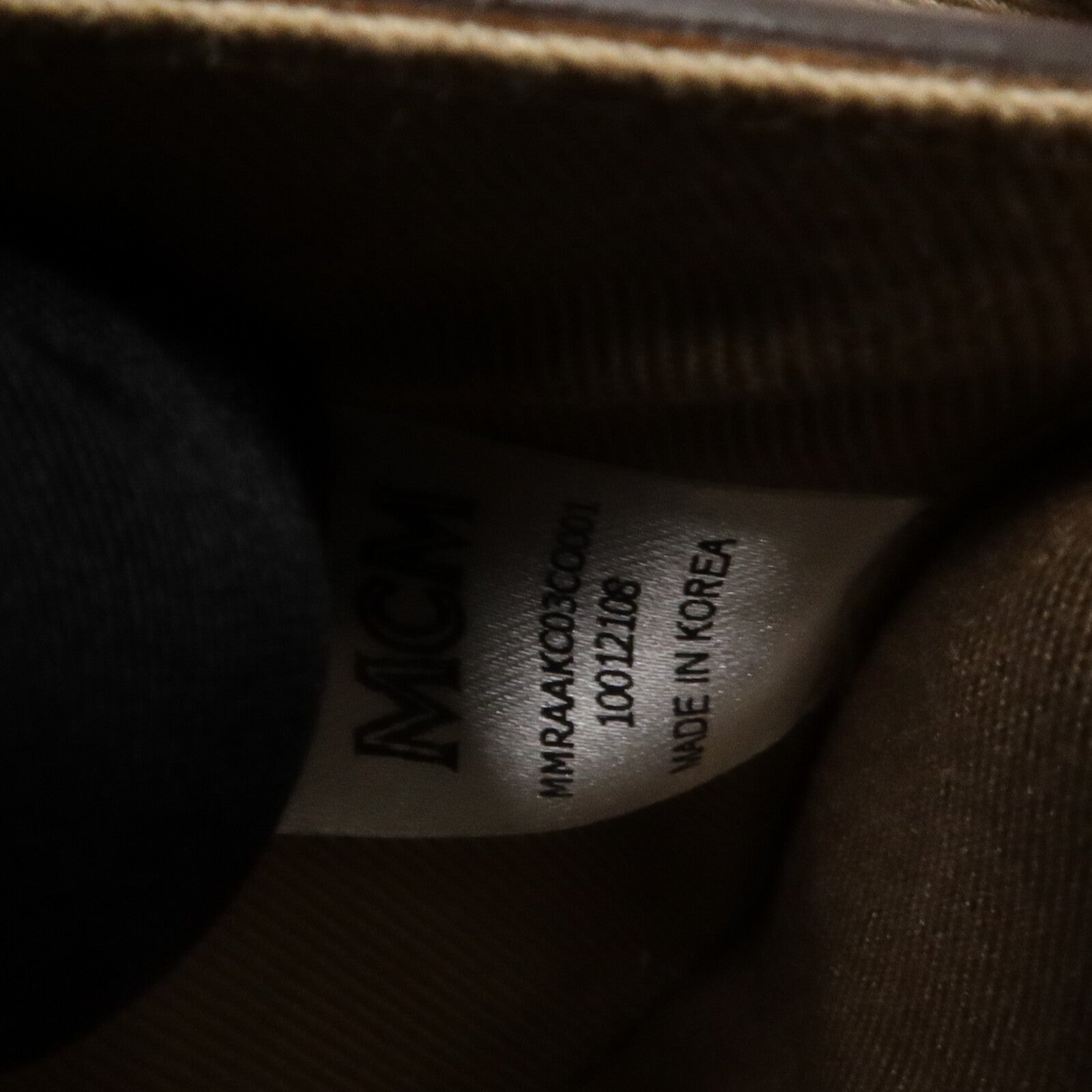 MCM 塗層皮革Visetos Aren Crossbody X-Mini肩背袋