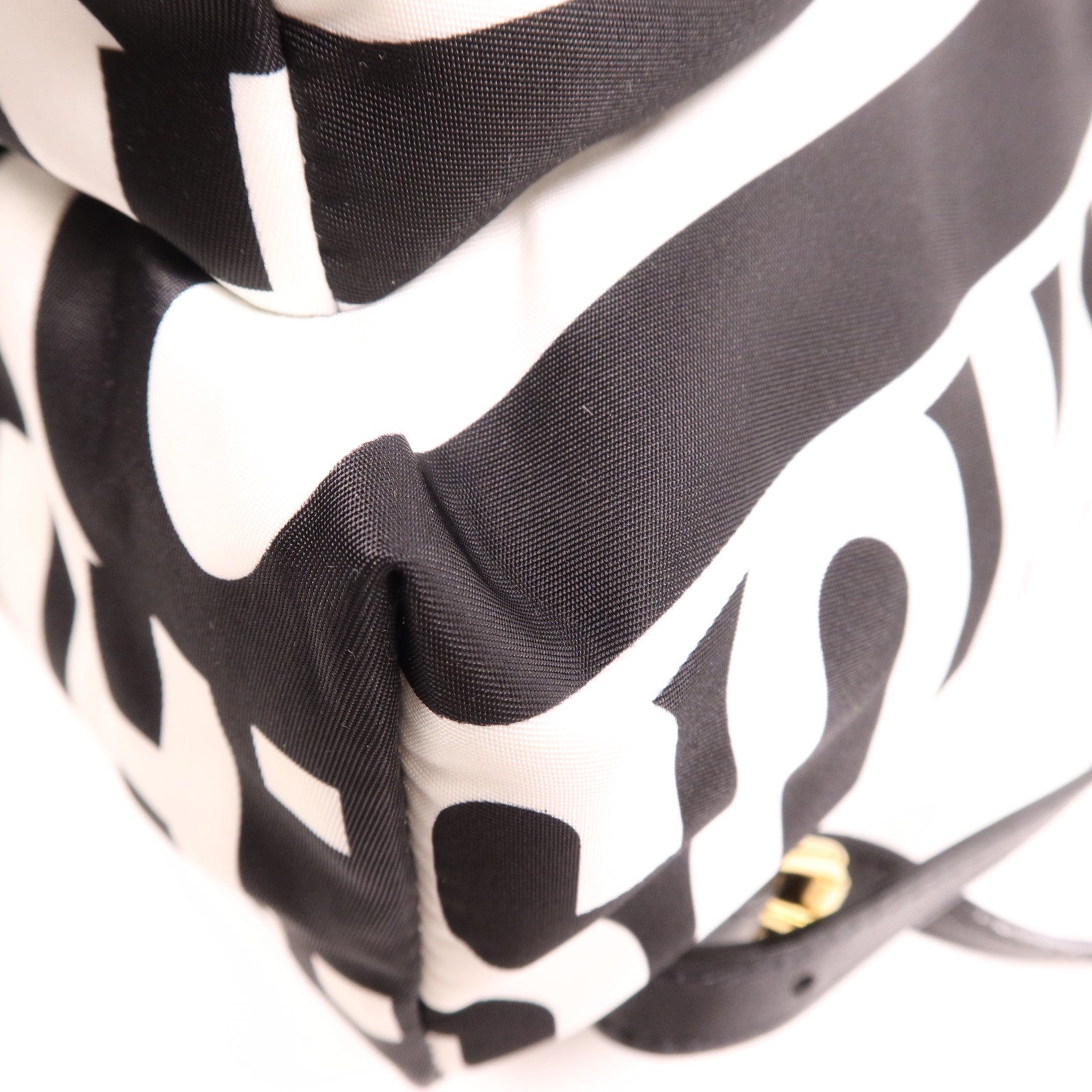 MOSCHINO 尼龍Backpack金扣背包