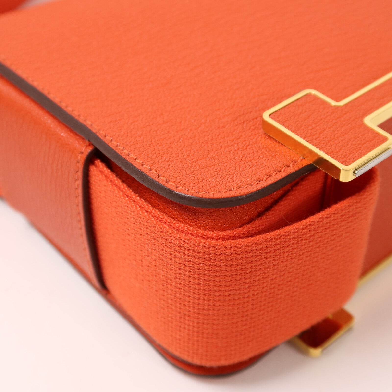 HERMES Chevre皮革Geta肩背袋Capucine