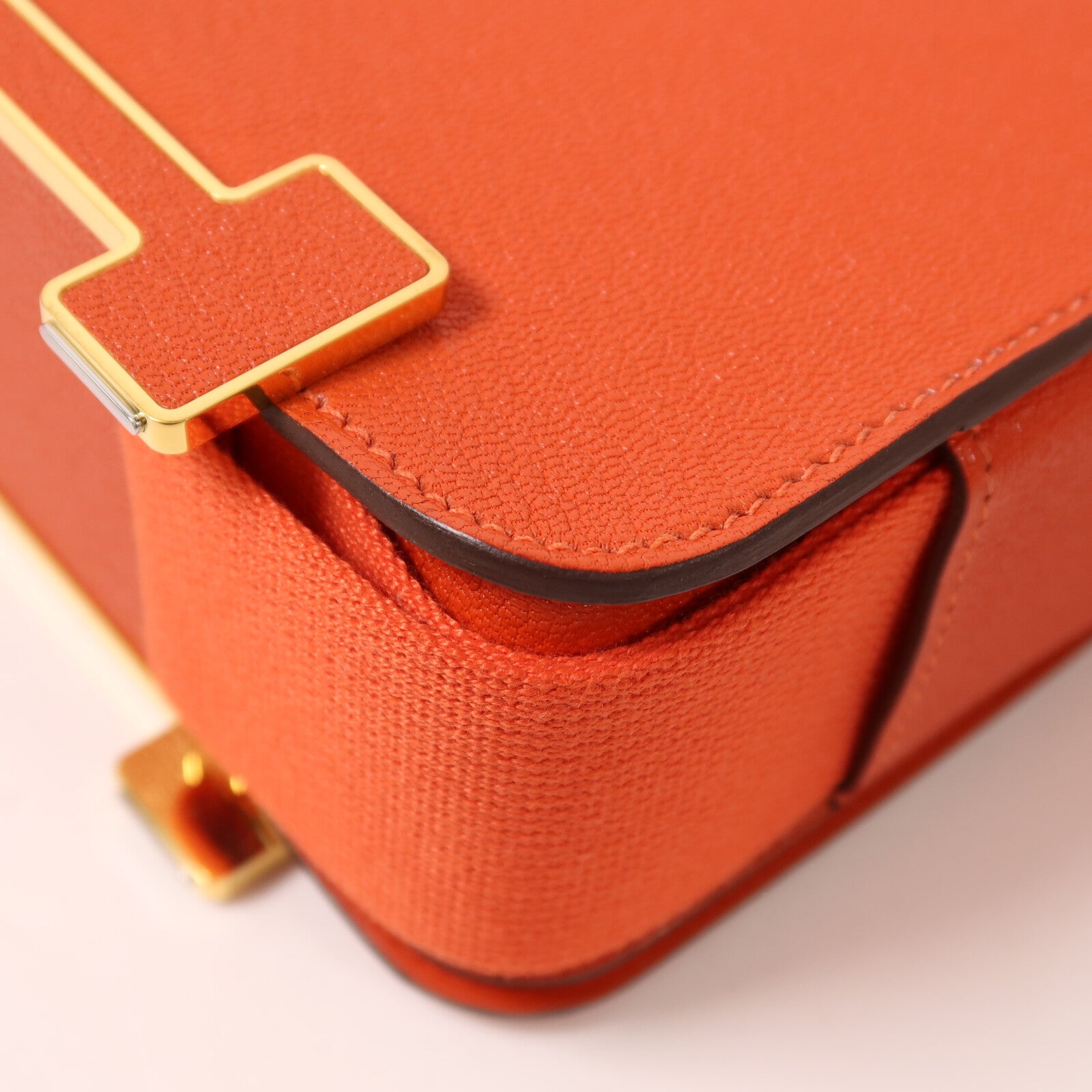 HERMES Chevre皮革Geta肩背袋Capucine