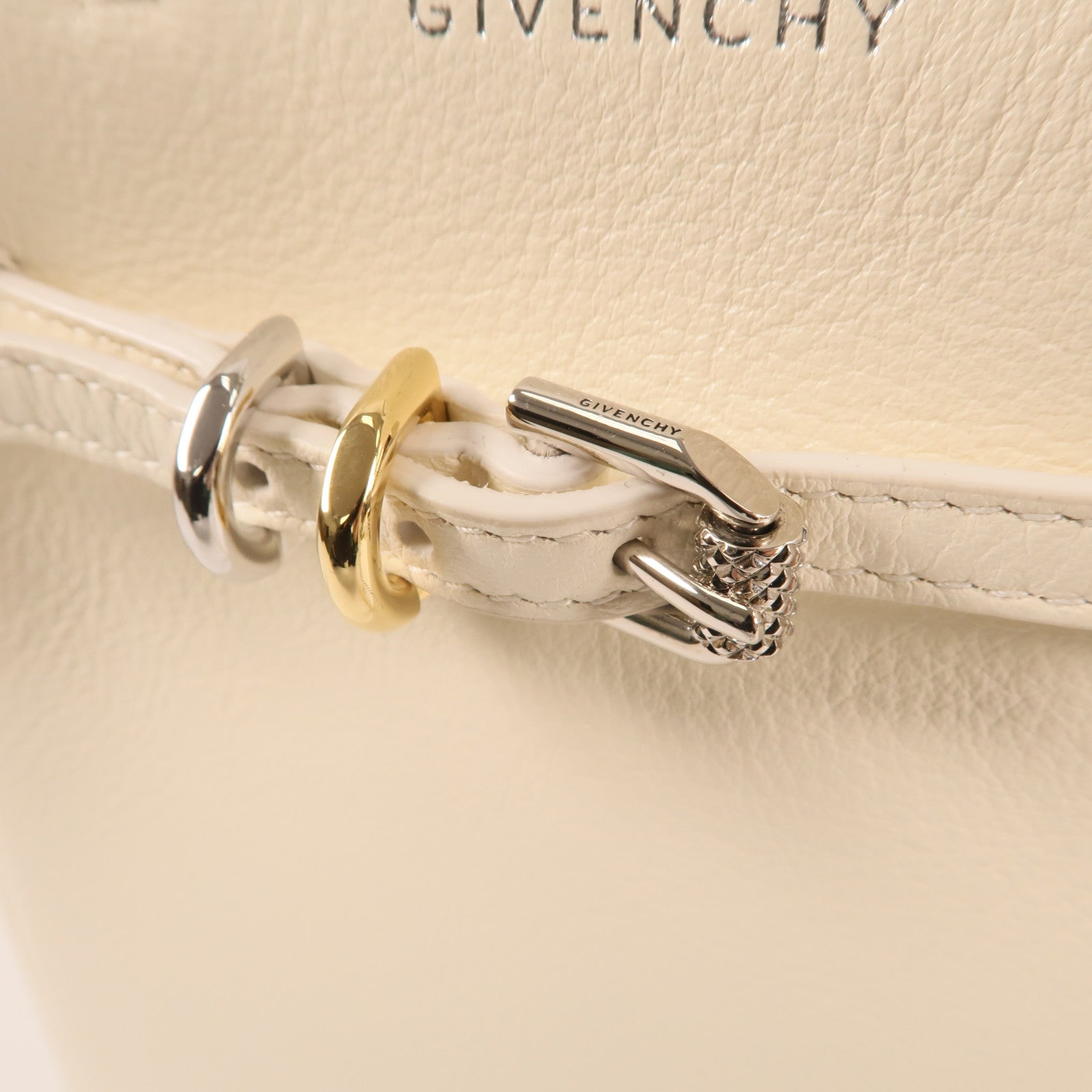 GIVENCHY 牛皮皮革Small Voyou銀扣手挽肩背兩用袋