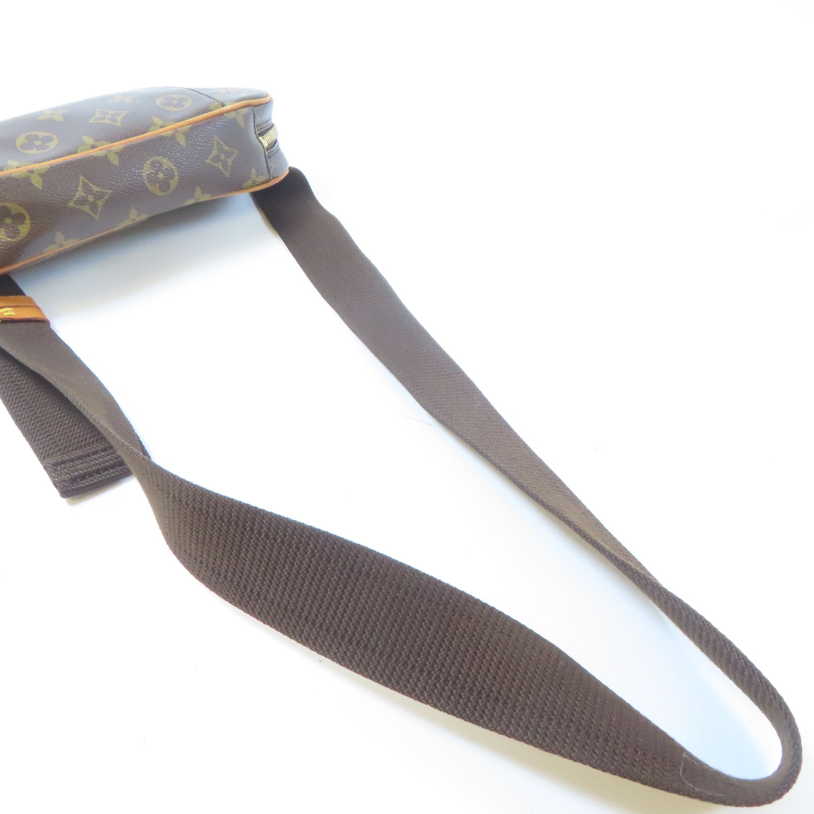 LOUIS VUITTON Monogram Pochette Gange金扣肩背袋啡色