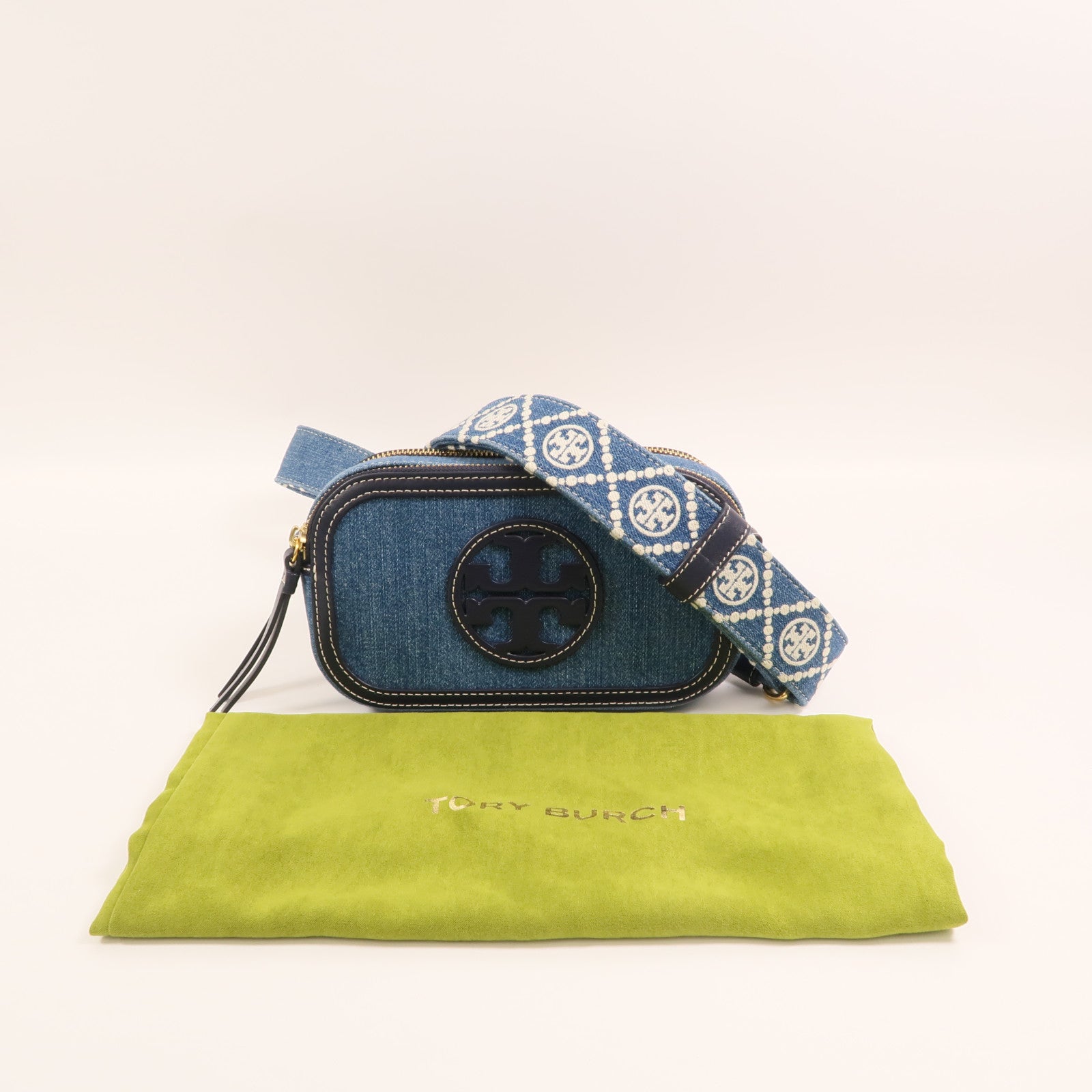 Tory Burch 牛仔布Camera Bag金扣肩背袋