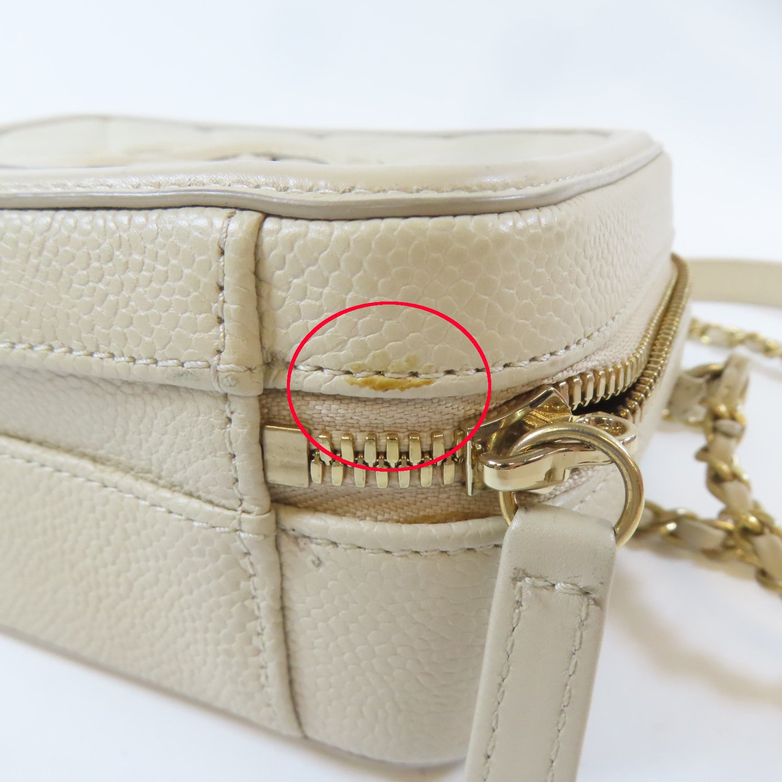 CHANEL 【激減優惠】菱格Caviar皮革Vanity Case金扣肩背袋白色