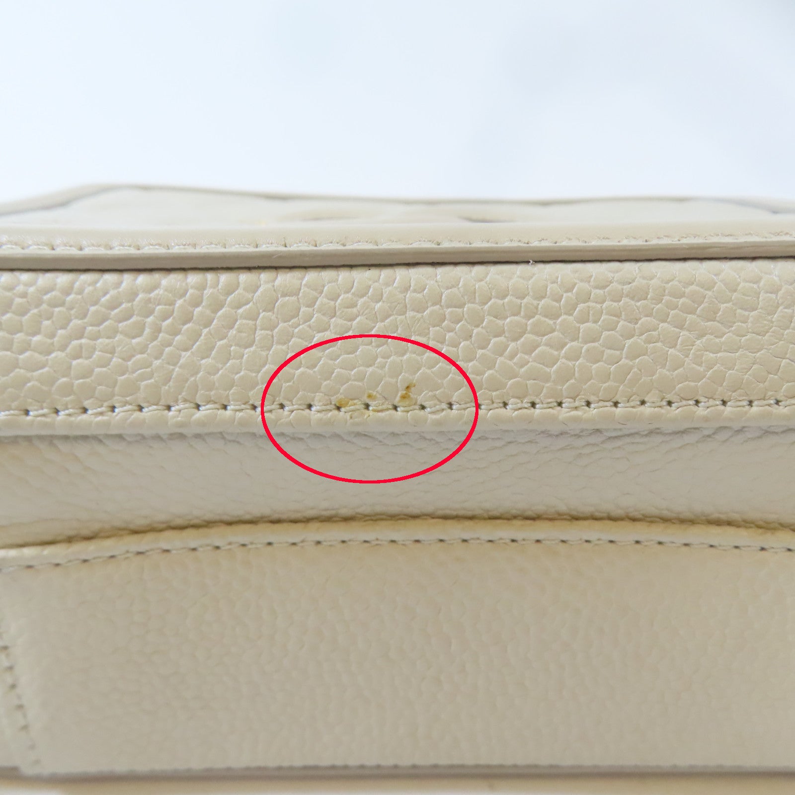 CHANEL 【激減優惠】菱格Caviar皮革Vanity Case金扣肩背袋白色