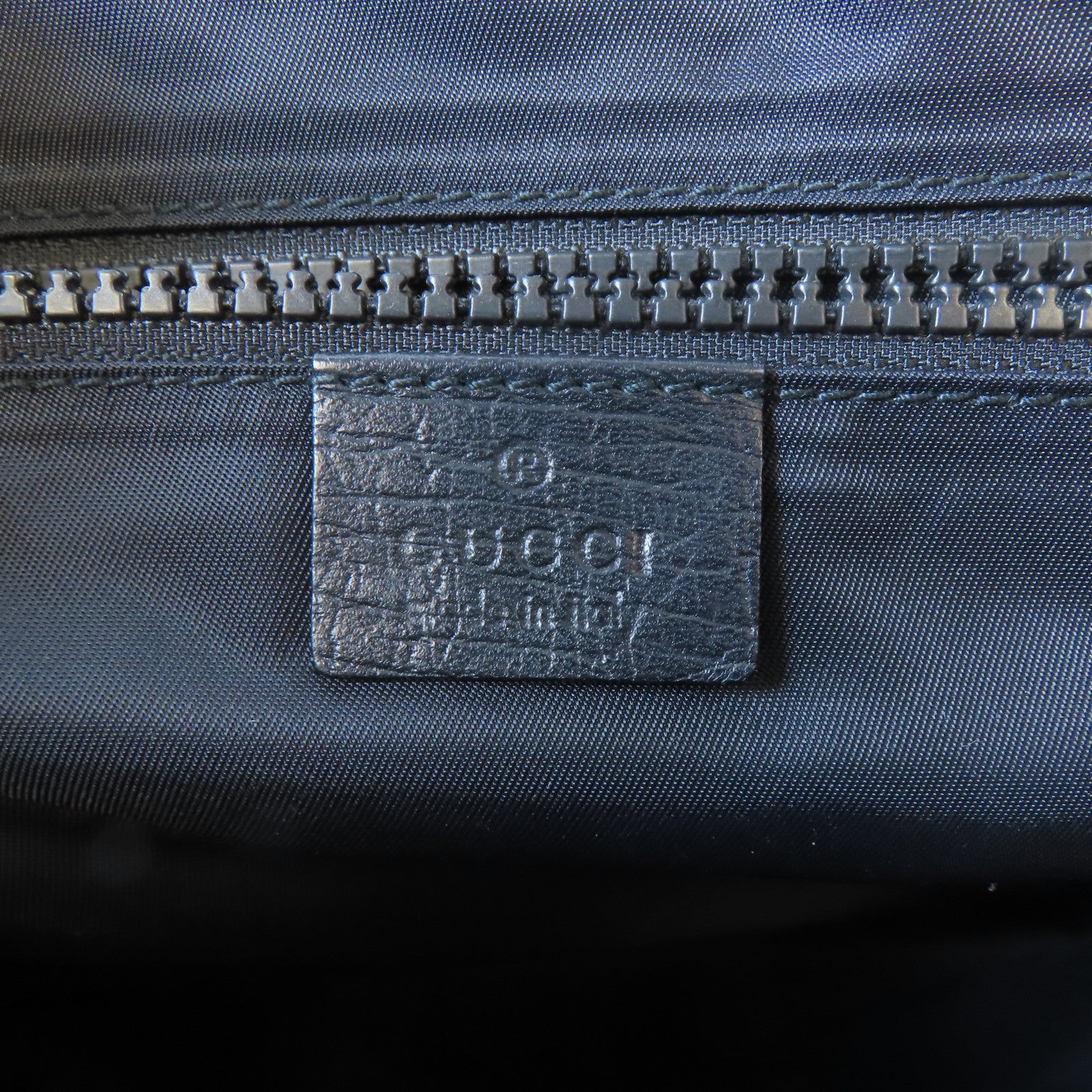 GUCCI 塗層帆布Shoulder Bag銀扣肩背袋黑色