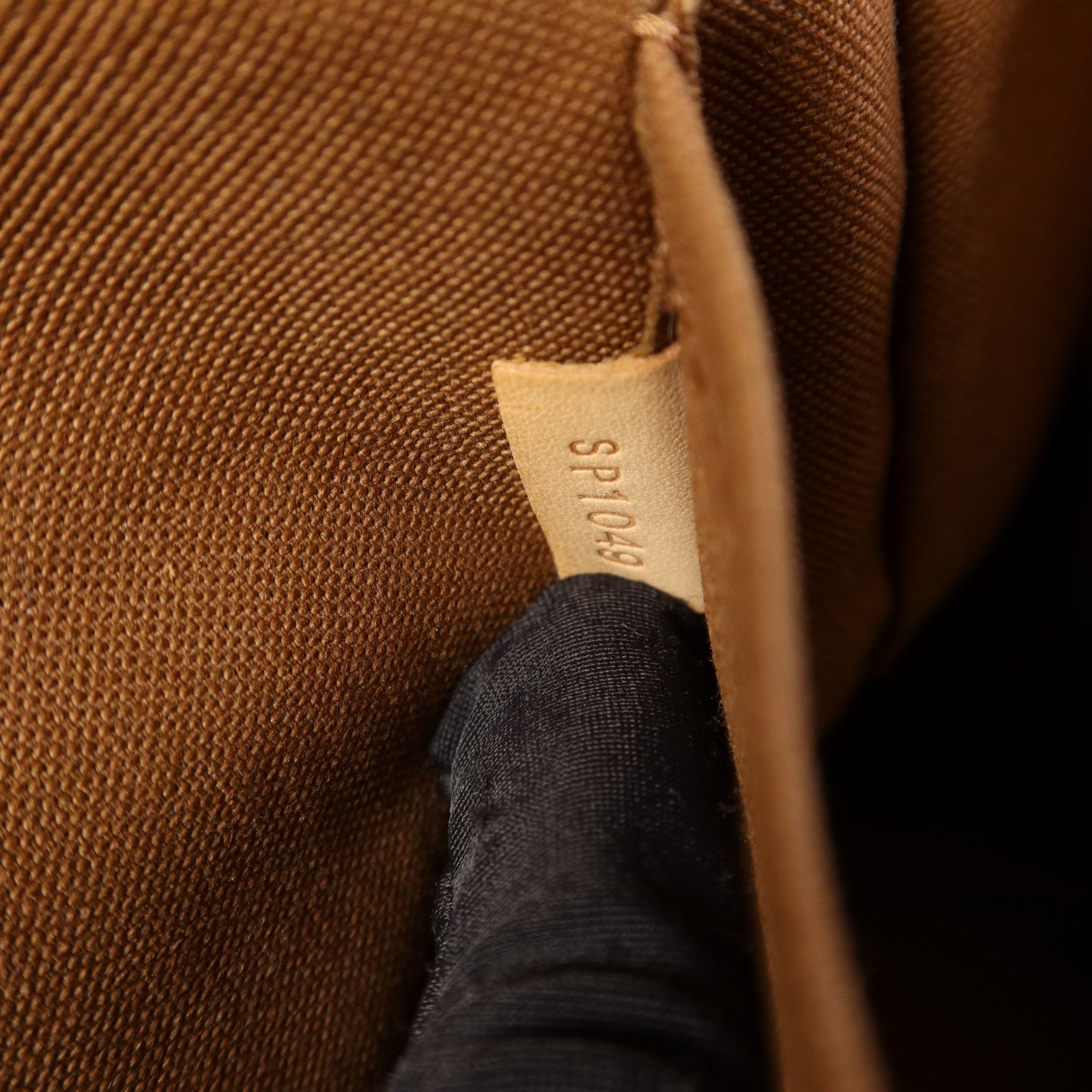 LOUIS VUITTON Monogram Tivoli GM金扣肩背袋