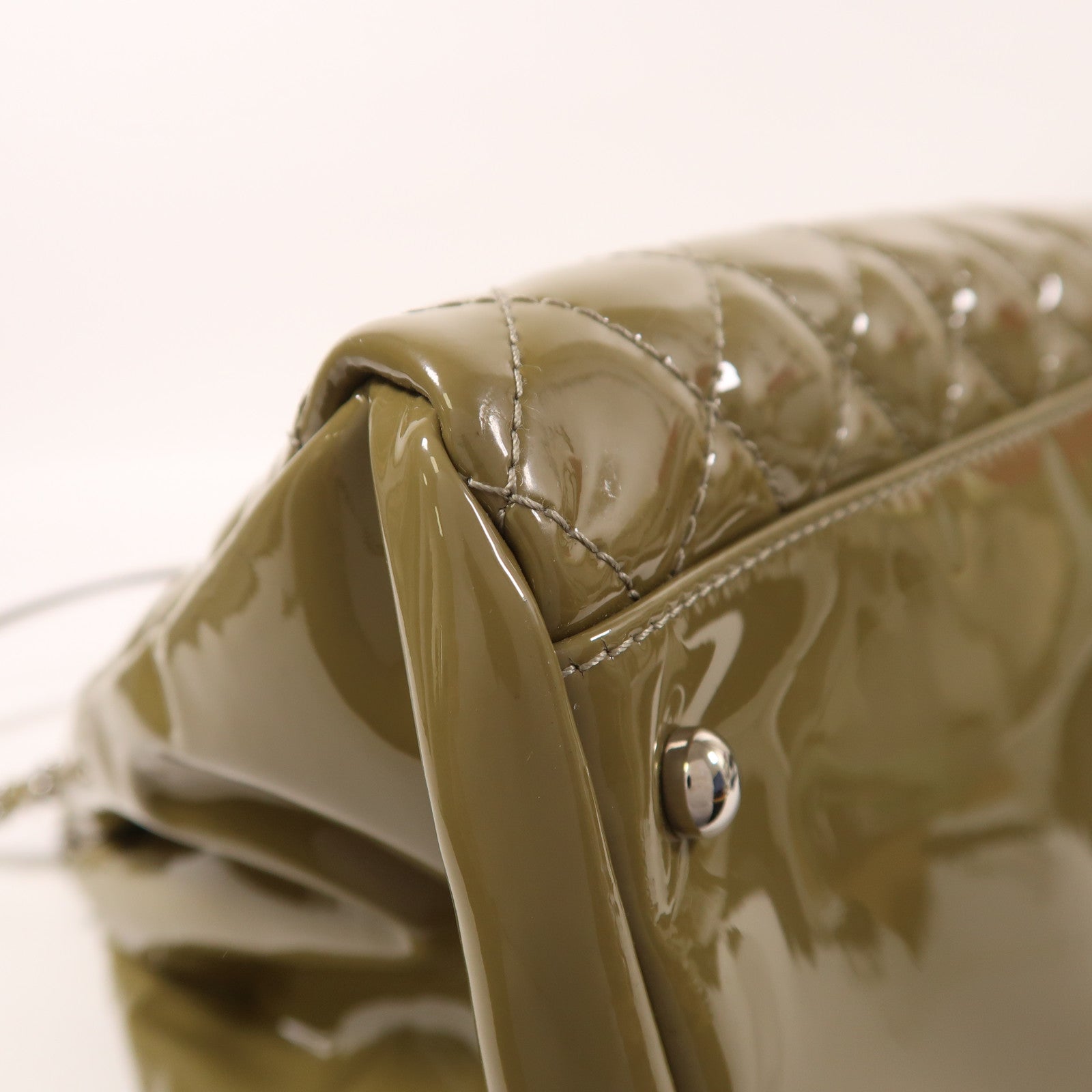 CHANEL 漆皮皮革Chain Shoulder銀扣鏈帶肩背袋