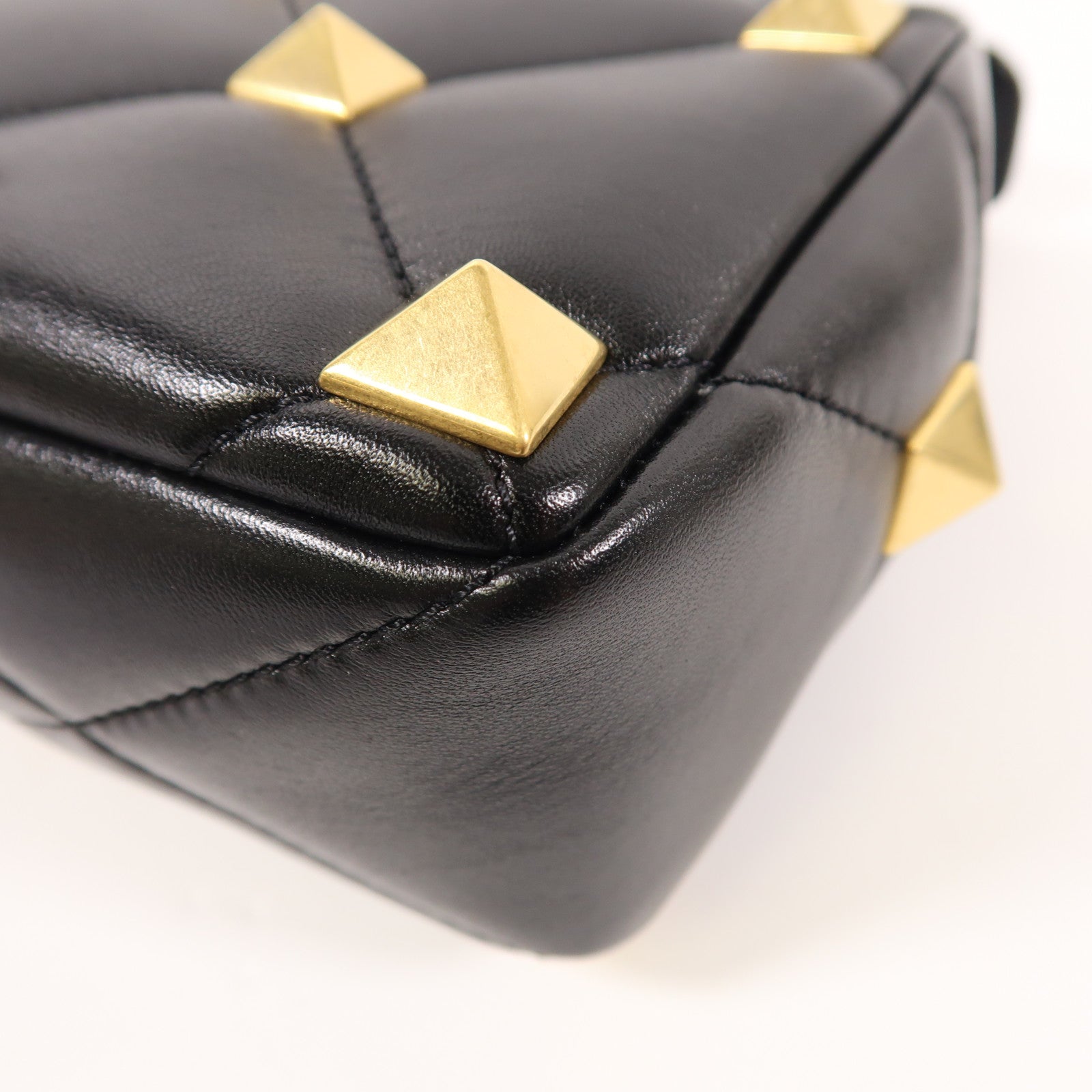 Valentino 皮革Roman Stud金扣手挽肩背兩用袋