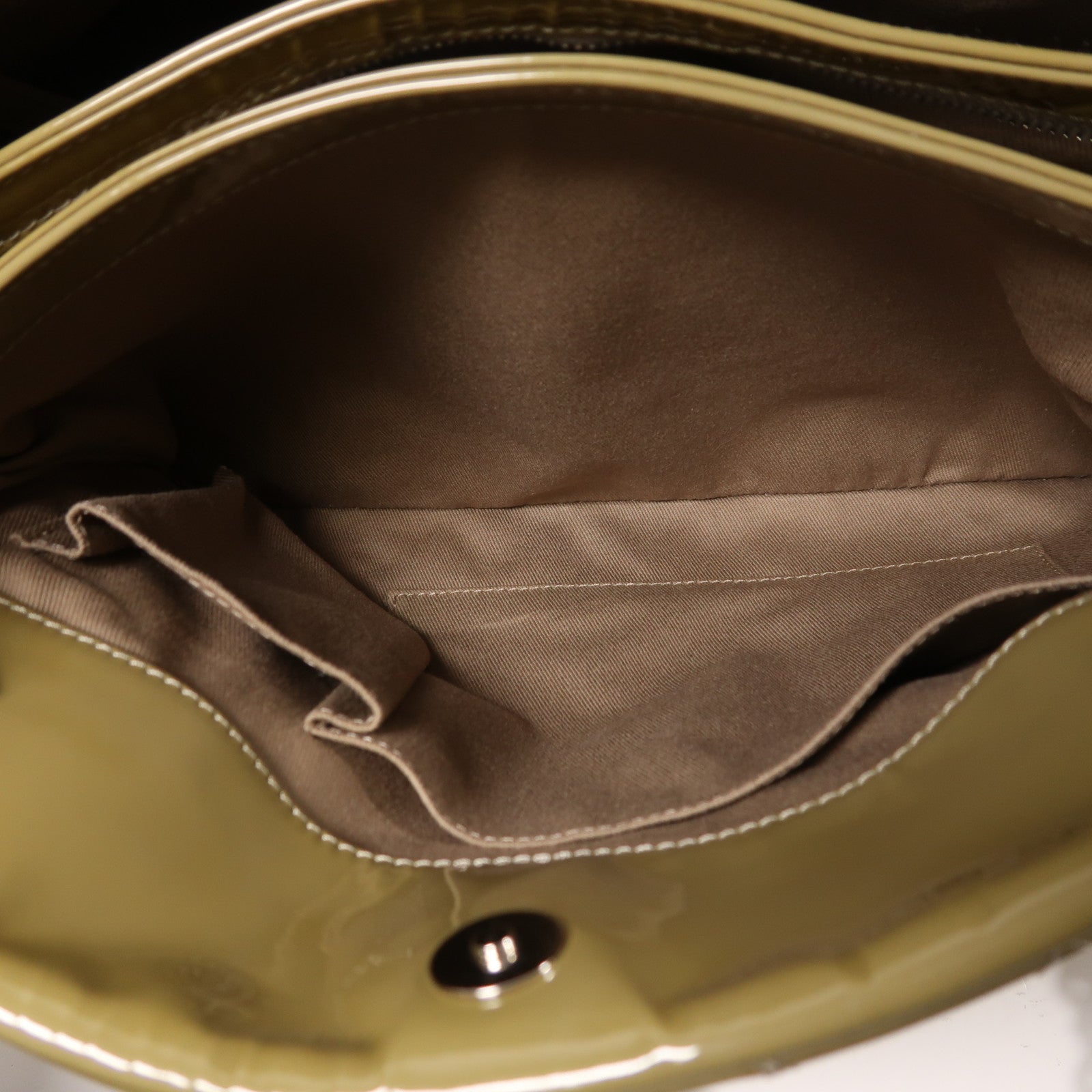 CHANEL 漆皮皮革Chain Shoulder銀扣鏈帶肩背袋