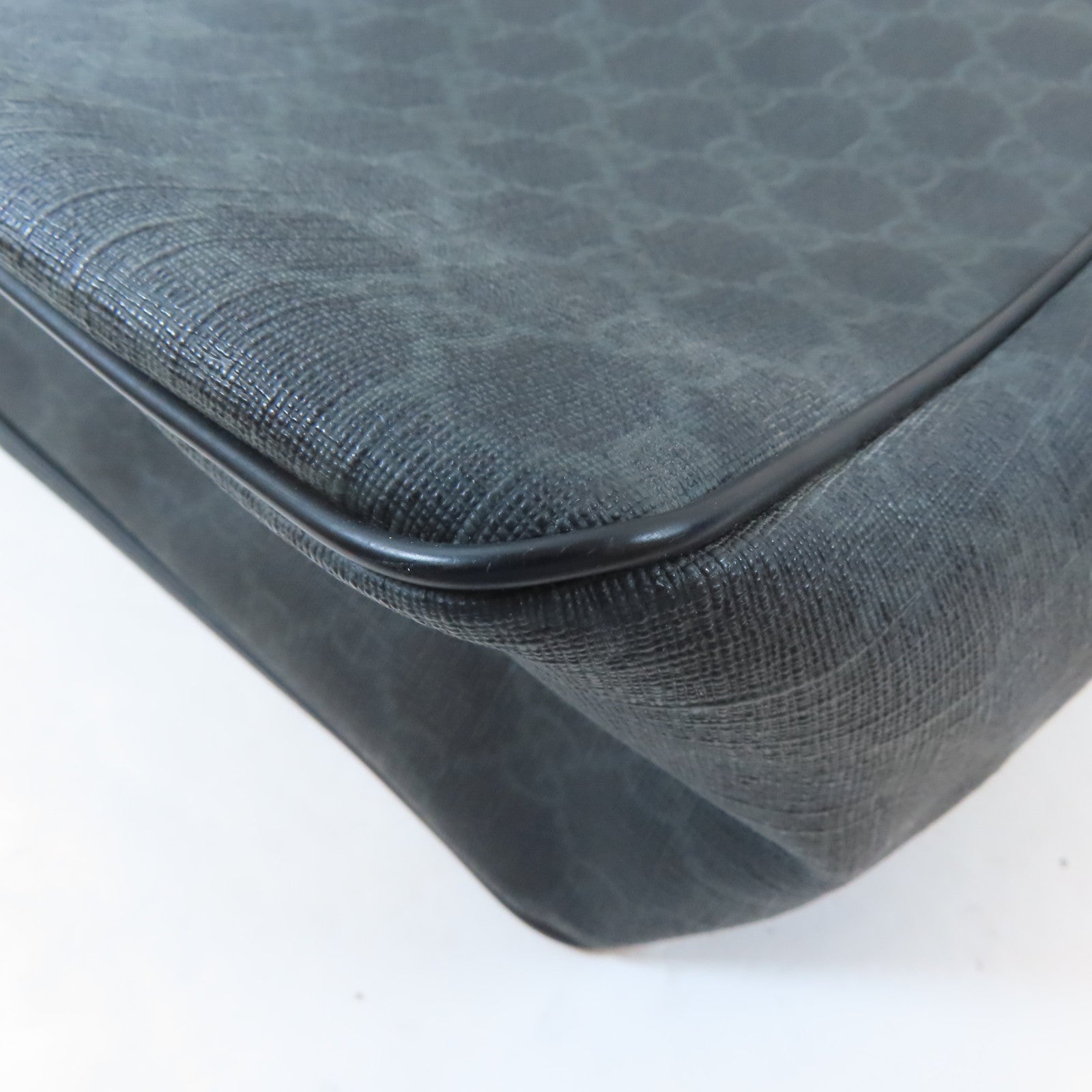 GUCCI 塗層帆布Shoulder Bag銀扣肩背袋黑色