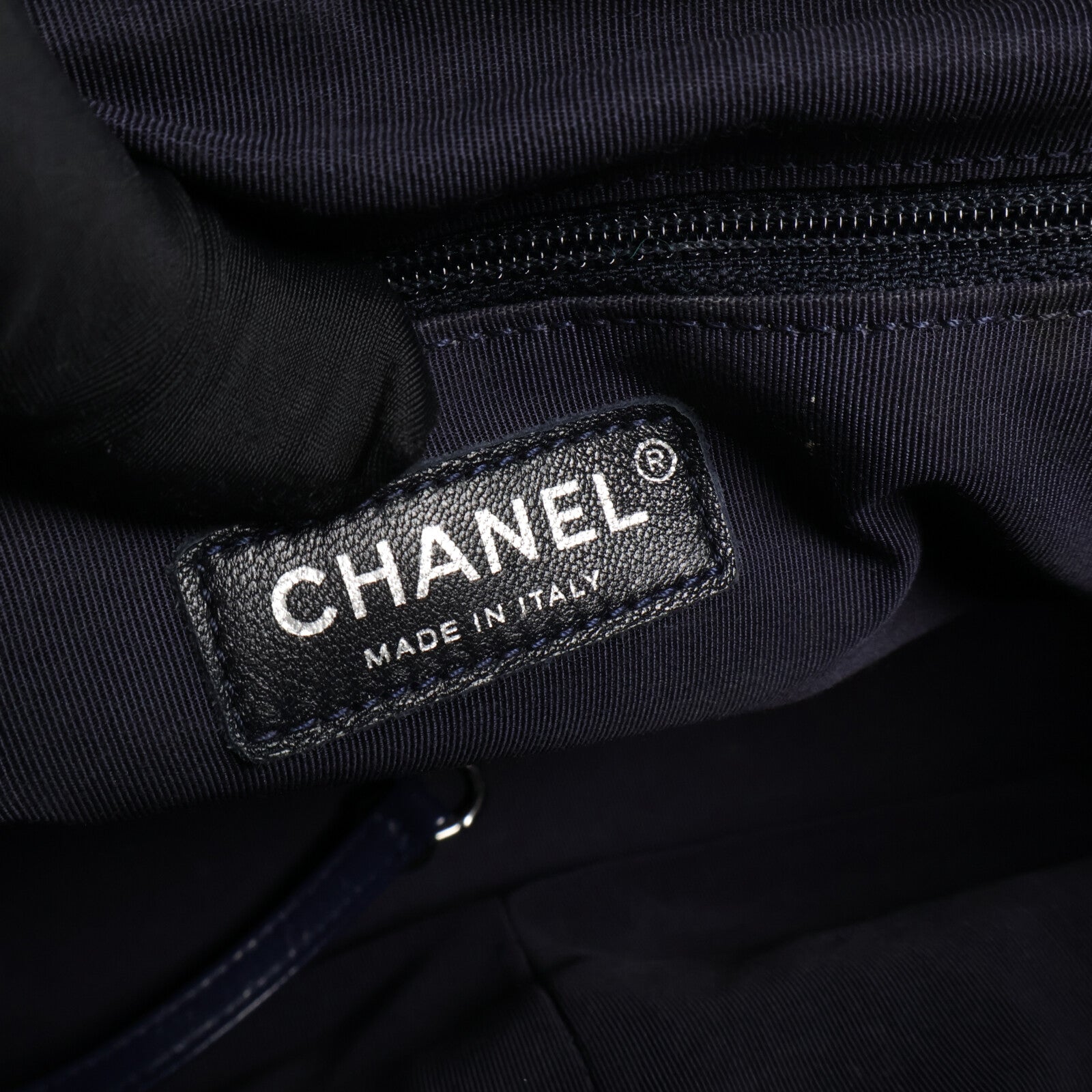 CHANEL 斜紋軟呢Gabrielle Medium鏈帶肩背袋