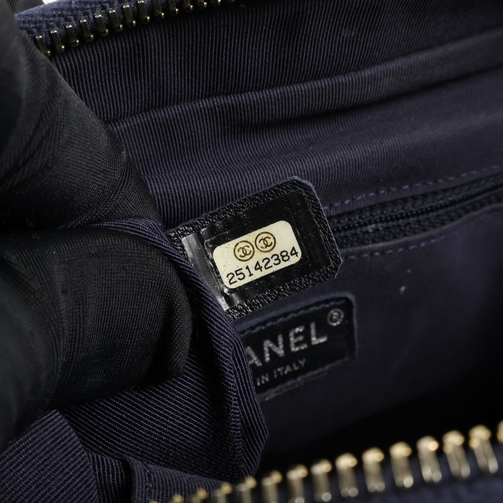 CHANEL 斜紋軟呢Gabrielle Medium鏈帶肩背袋