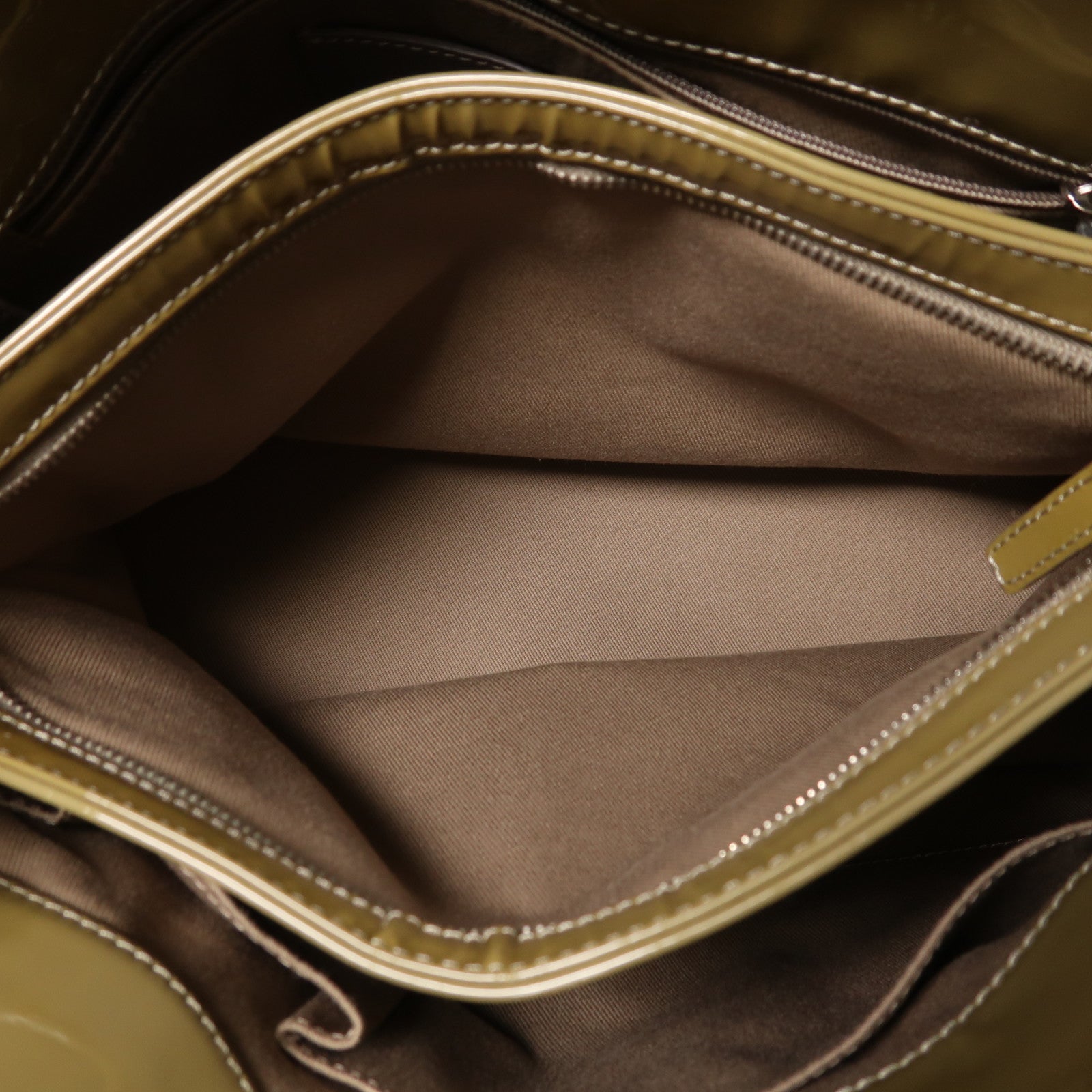 CHANEL 漆皮皮革Chain Shoulder銀扣鏈帶肩背袋