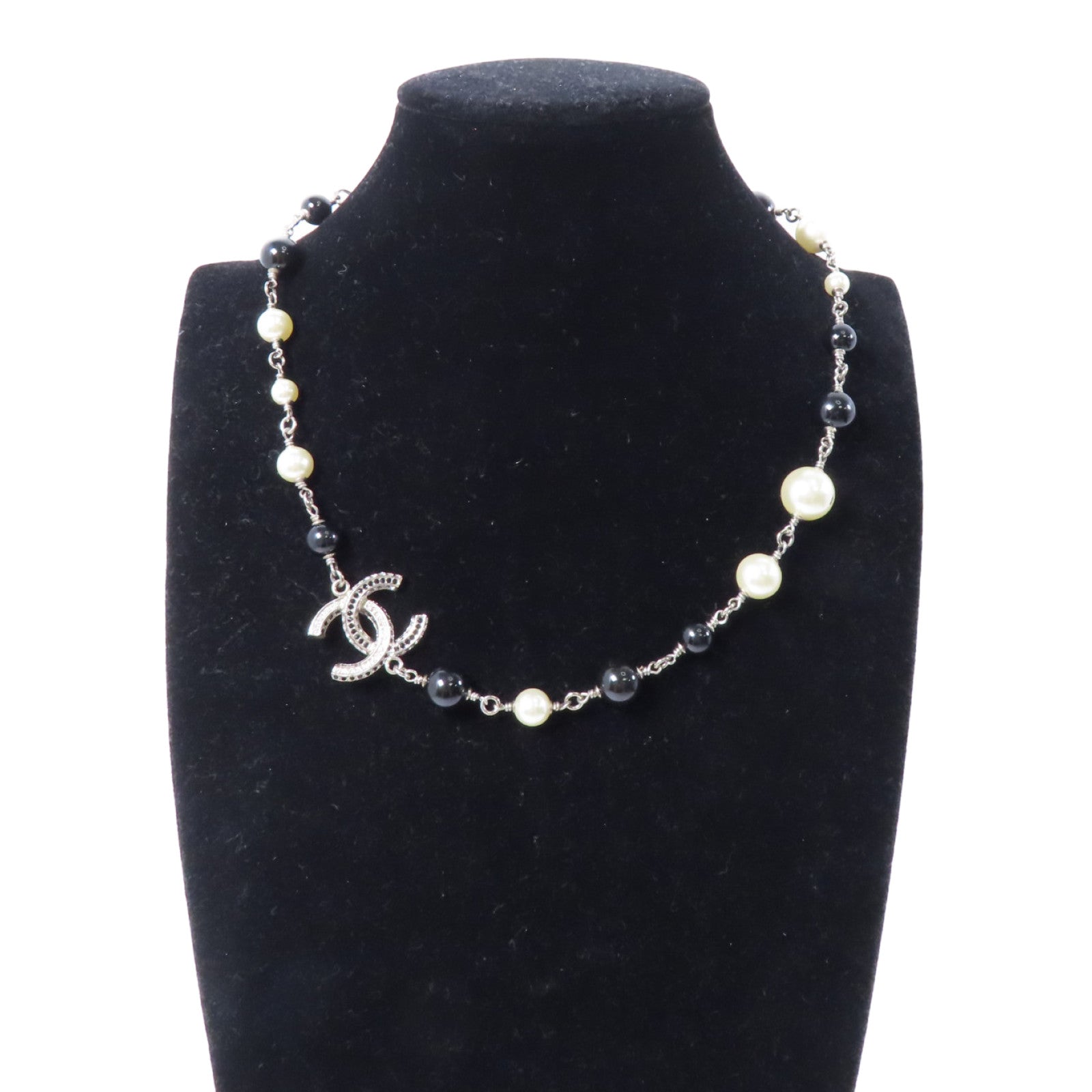 CHANEL 金屬Necklace銀扣項鍊銀色/黑色/白色