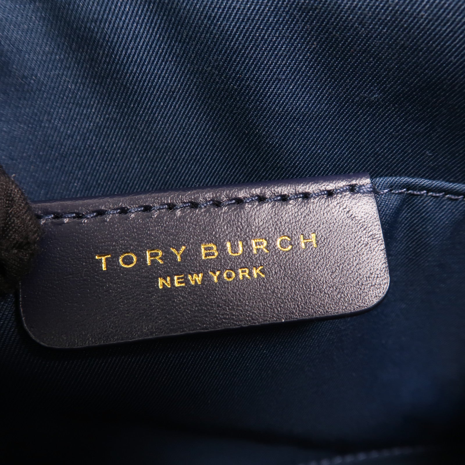 Tory Burch 牛仔布Camera Bag金扣肩背袋