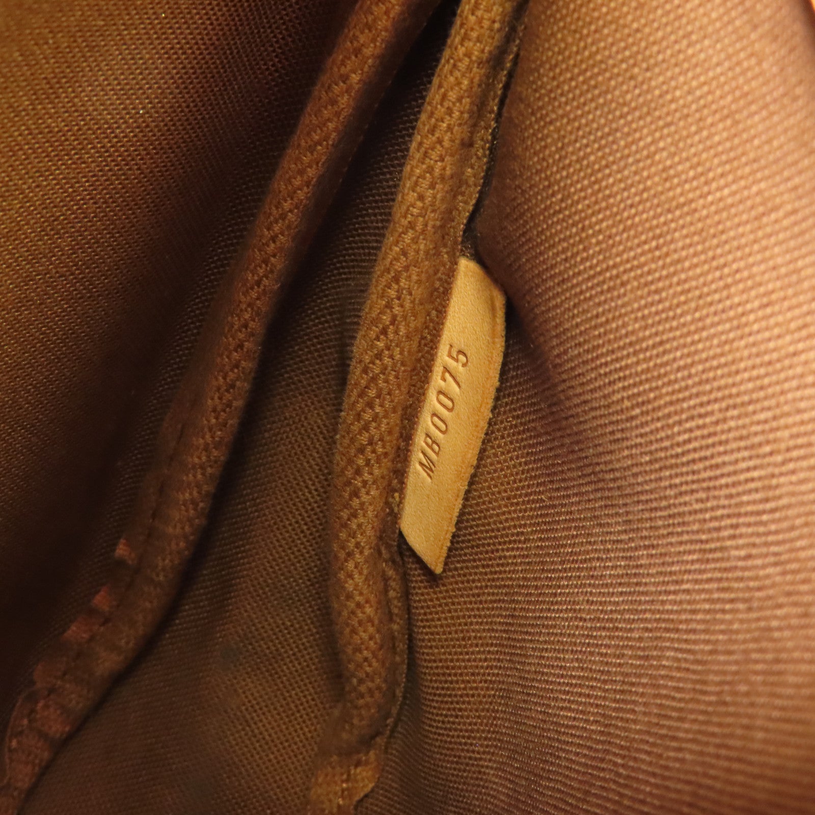 LOUIS VUITTON Monogram Saumur 30金扣肩背袋