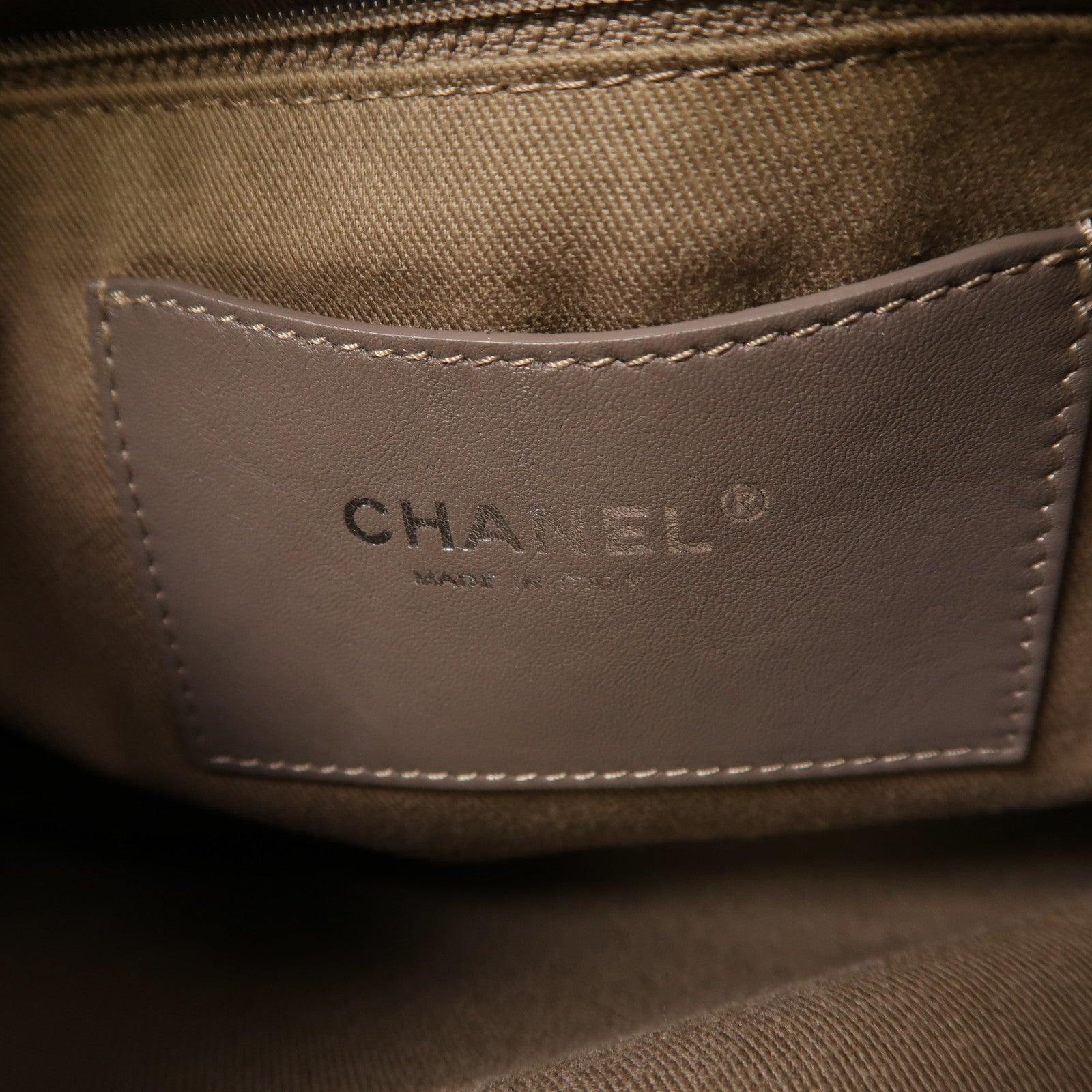 CHANEL 漆皮皮革Chain Shoulder銀扣鏈帶肩背袋