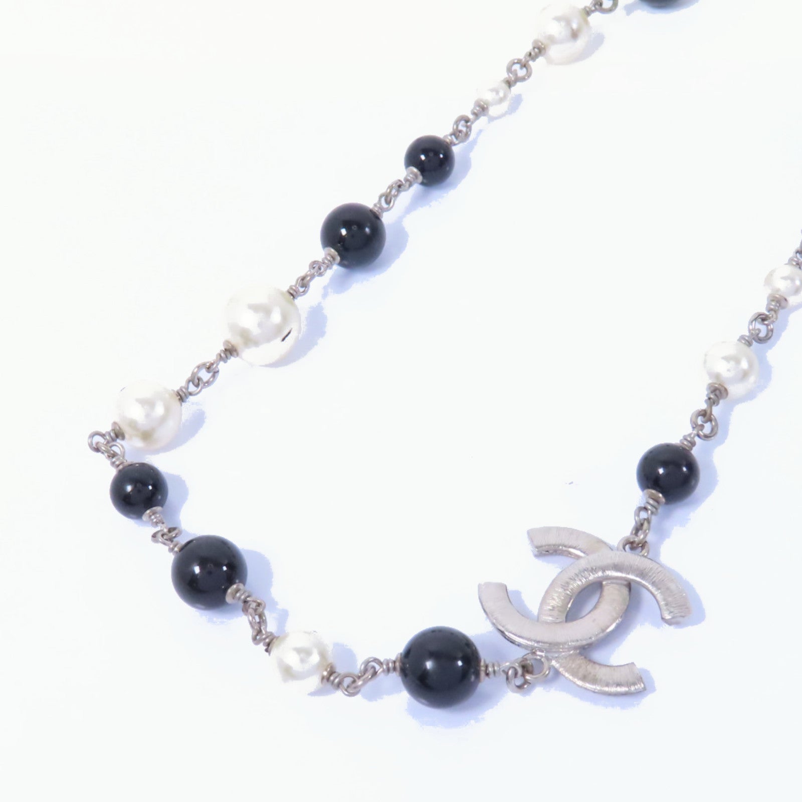 CHANEL 金屬Necklace銀扣項鍊銀色/黑色/白色