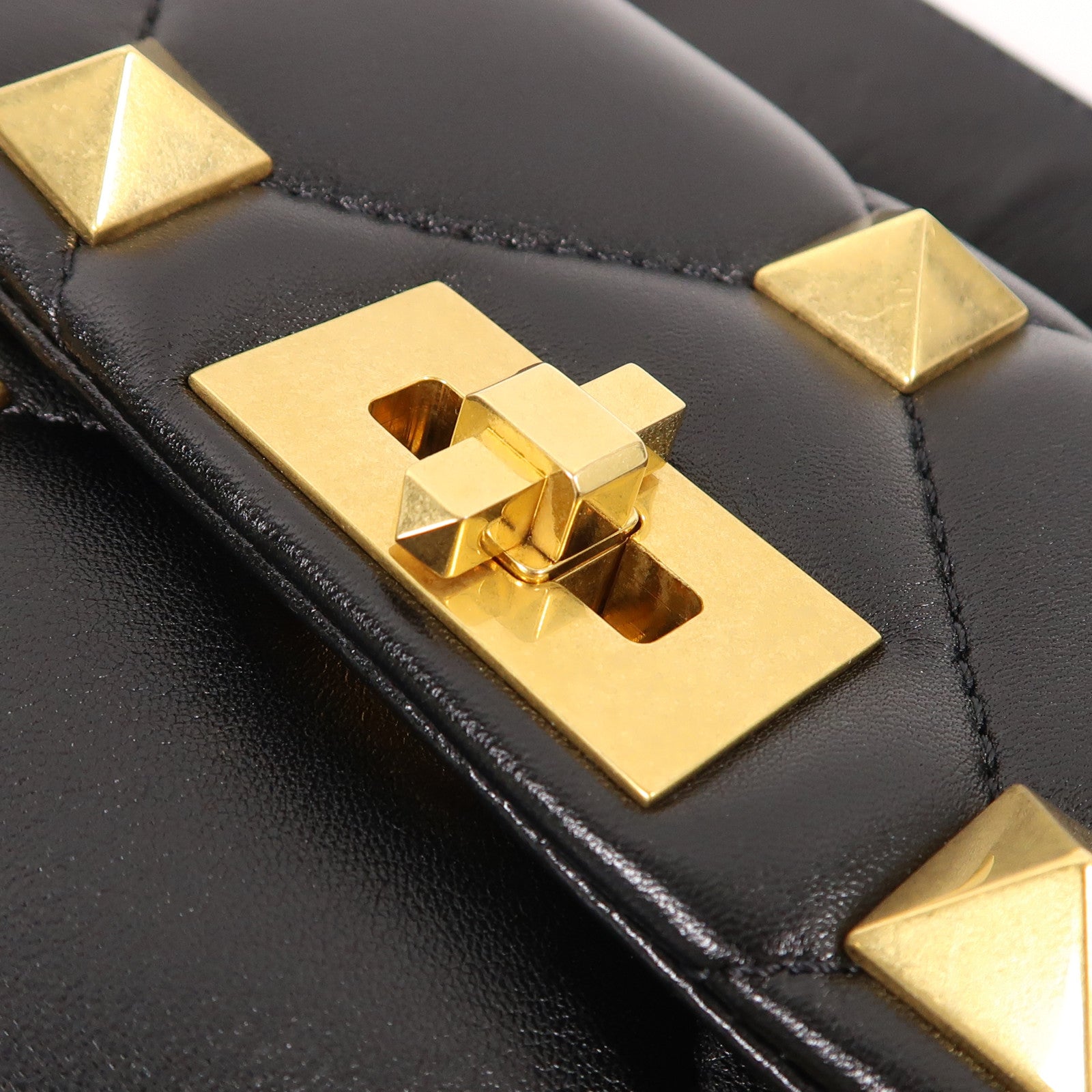 Valentino 皮革Roman Stud金扣手挽肩背兩用袋