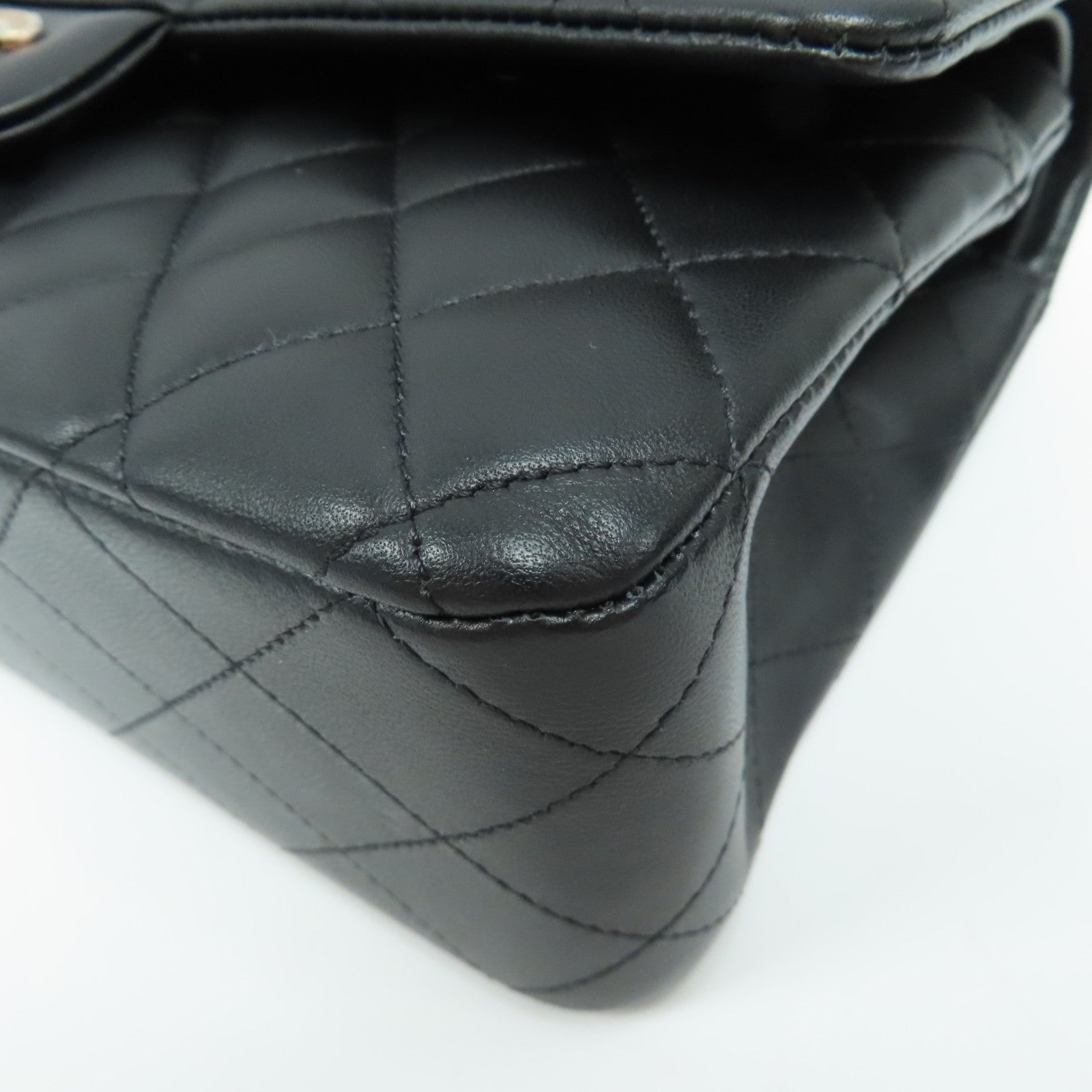 CHANEL 菱格羊皮皮革Classic Flap 25金扣鏈帶肩背袋黑色