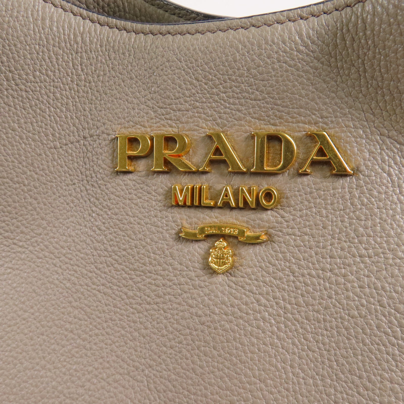 PRADA 牛皮皮革Shoulder Bag銀扣肩背袋