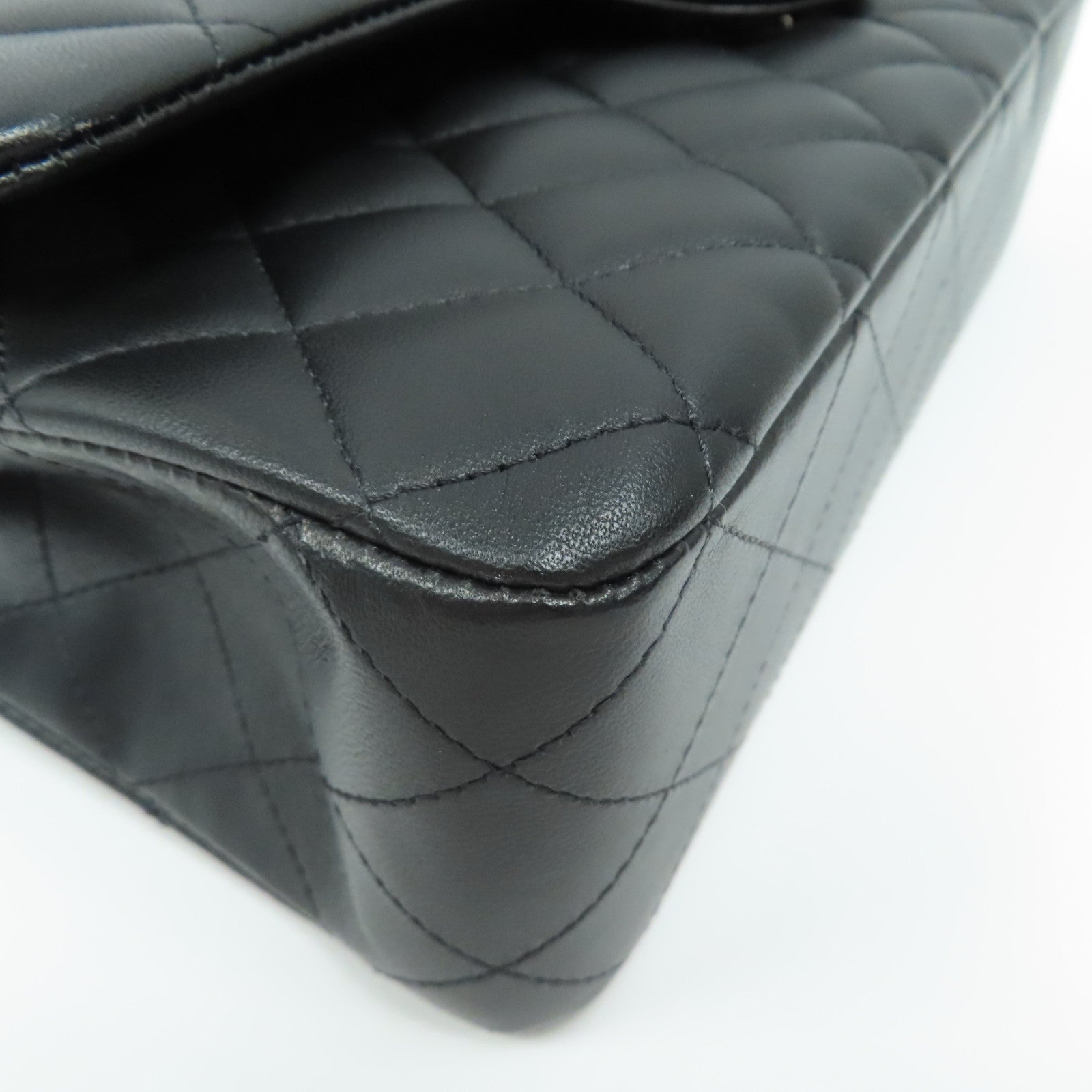 CHANEL 菱格羊皮皮革Classic Flap 25金扣鏈帶肩背袋黑色