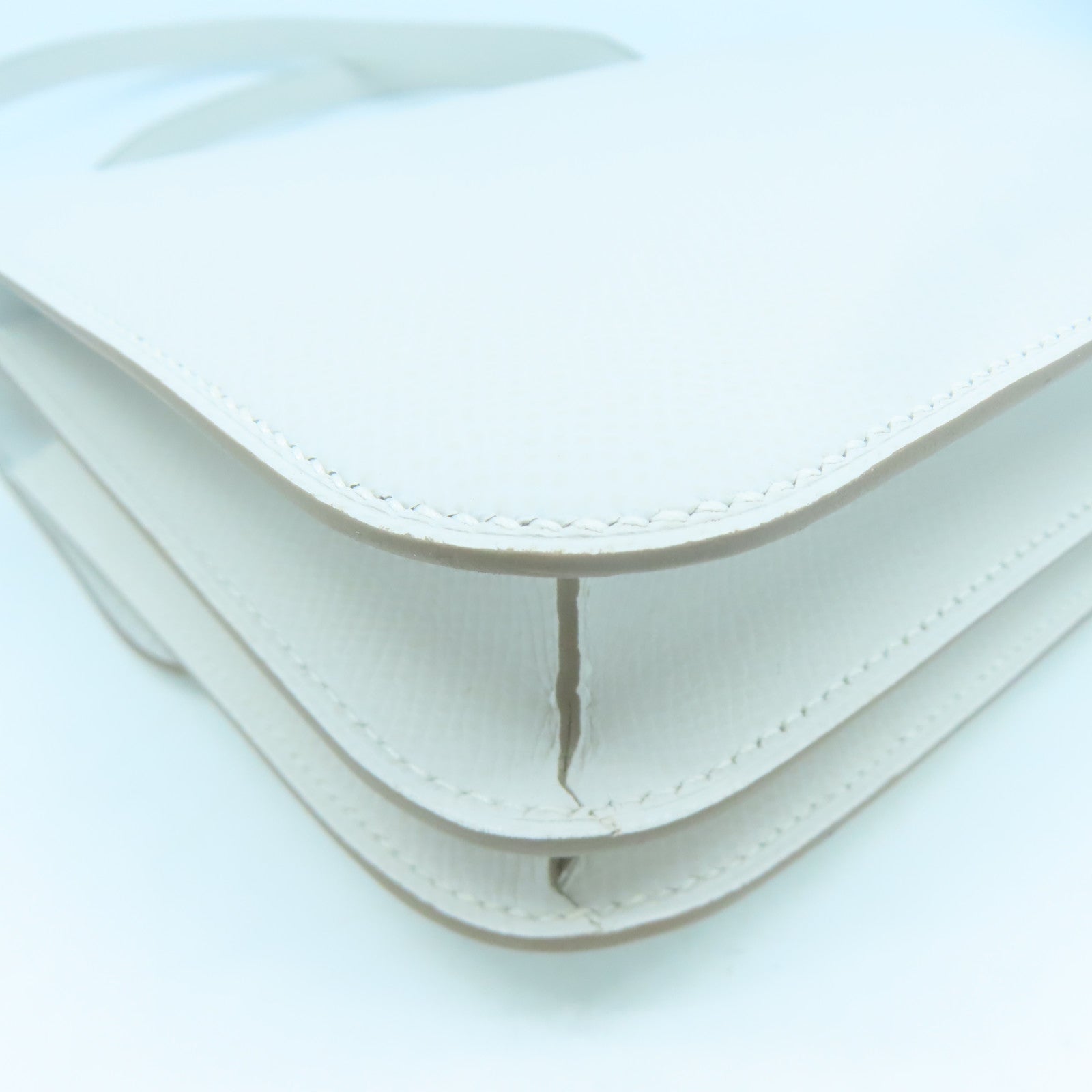 HERMES Veau Epsom皮革Constance Mini金扣肩背袋白色